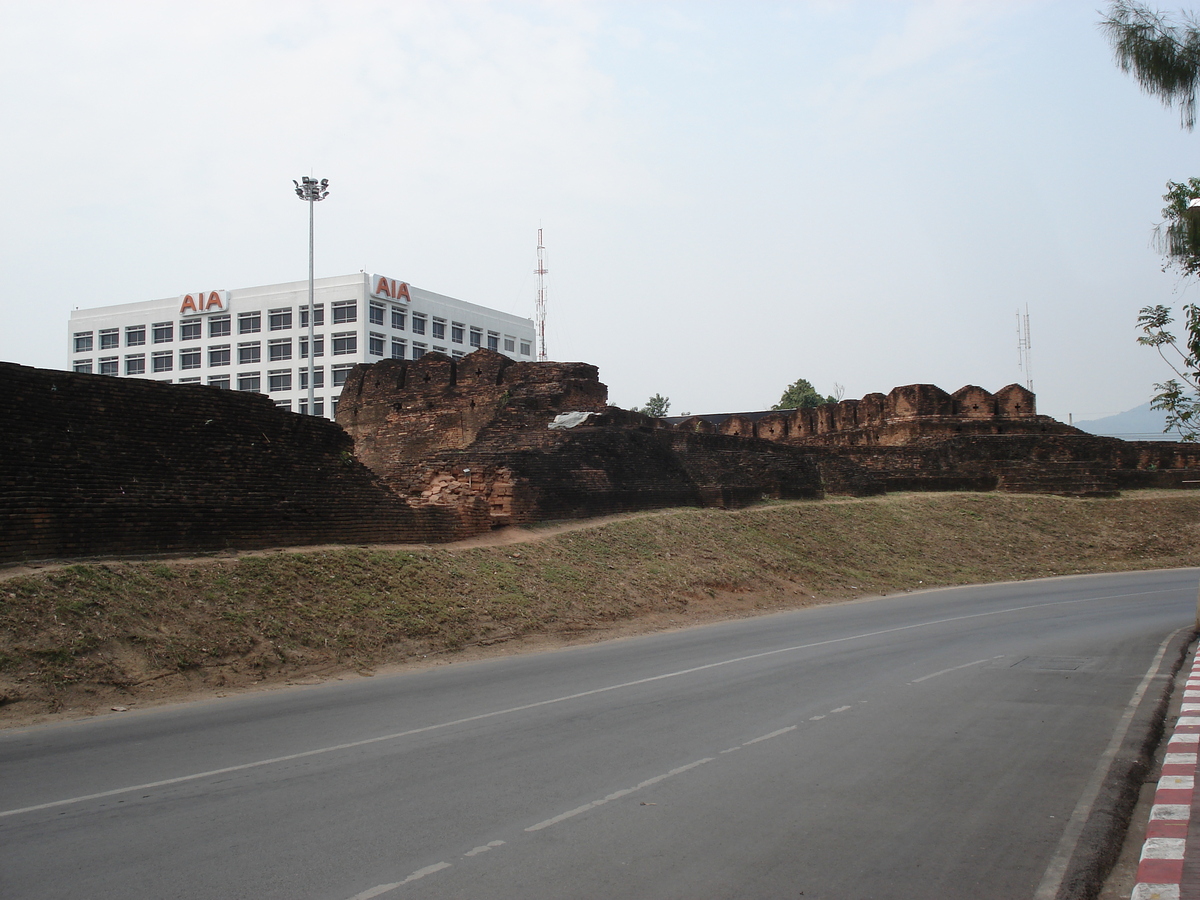 照片 泰国(Thailand) 清迈(Chiang Mai) 护城河内(Inside Canal) 班龙布里路（护城河）(Bamrungburi road (Canal)) 2006-04 4