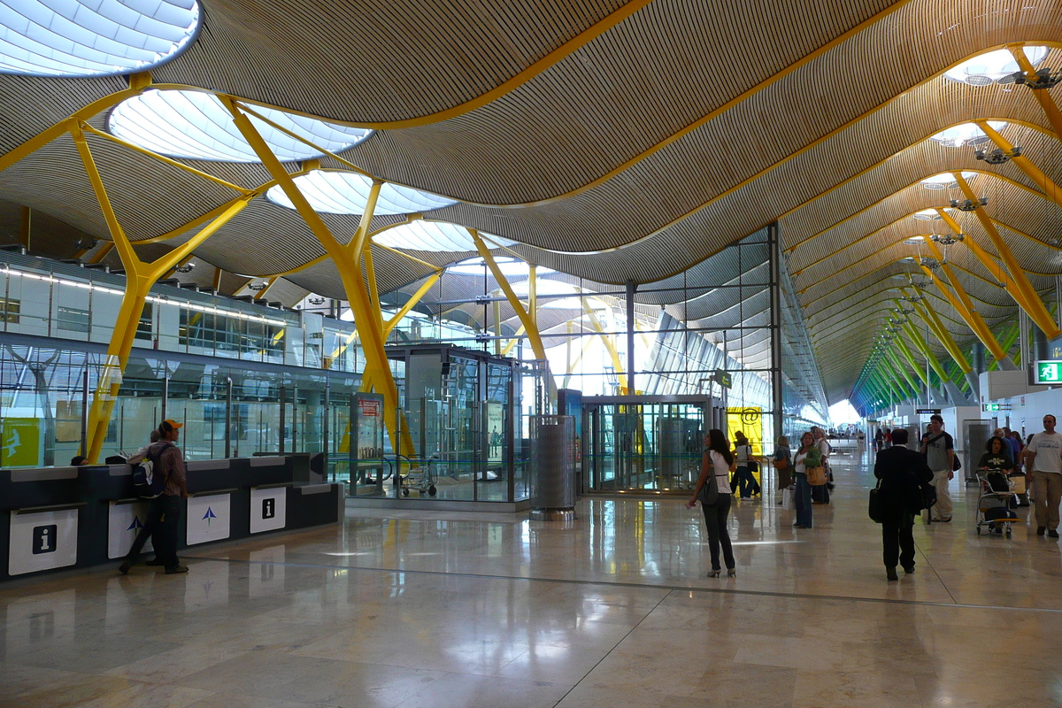 照片 西班牙(Spain) 马德里(Madrid) 巴拉哈斯机场(Barajas Airport) 2007-09 23