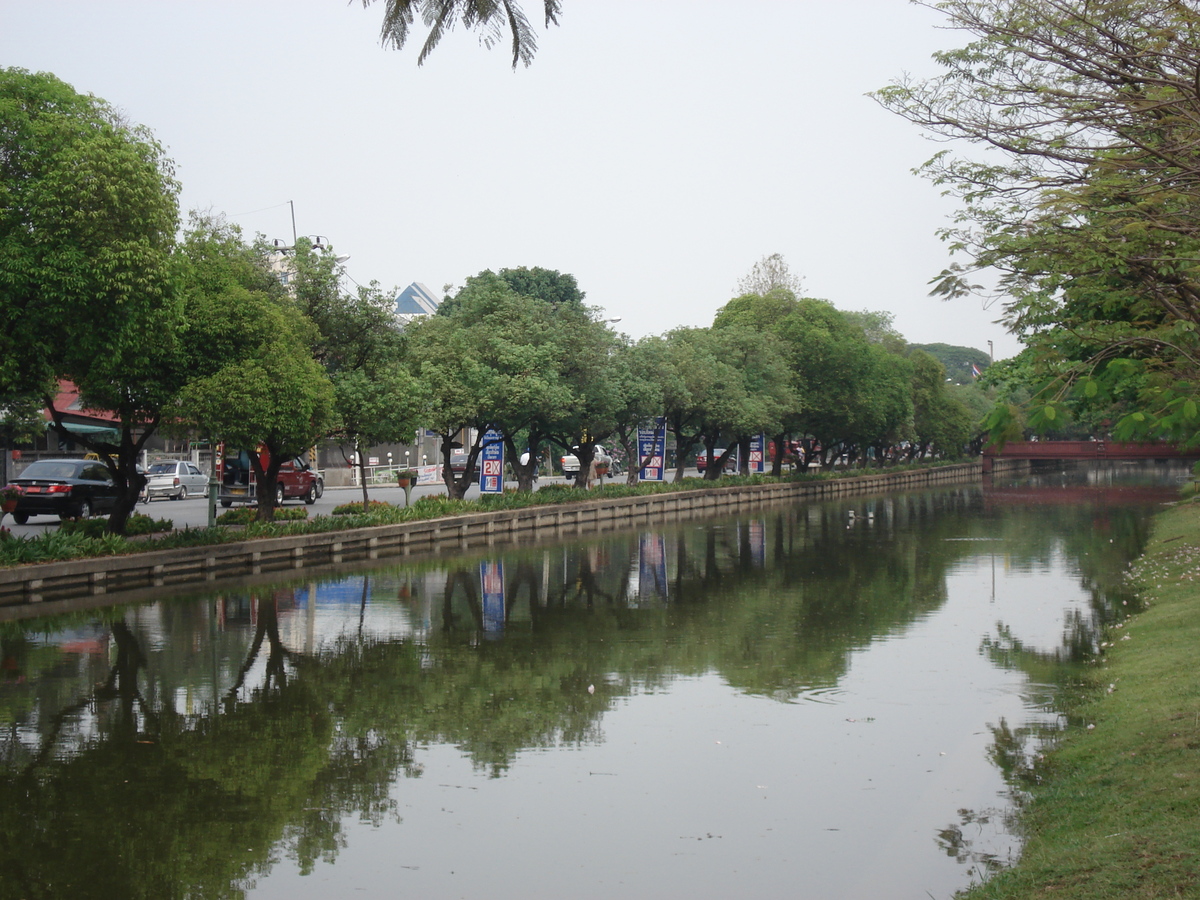 照片 泰国(Thailand) 清迈(Chiang Mai) 护城河内(Inside Canal) 阿拉路（护城河）(Arrak Road(Canal)) 2006-04 18