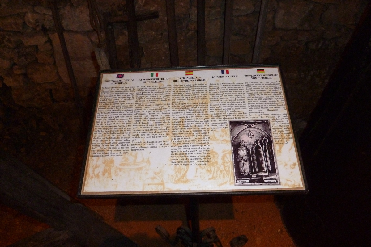 照片 法国(France) 雷尼亚克堡垒屋(Maison Forte de Reignac) 2010-08 10