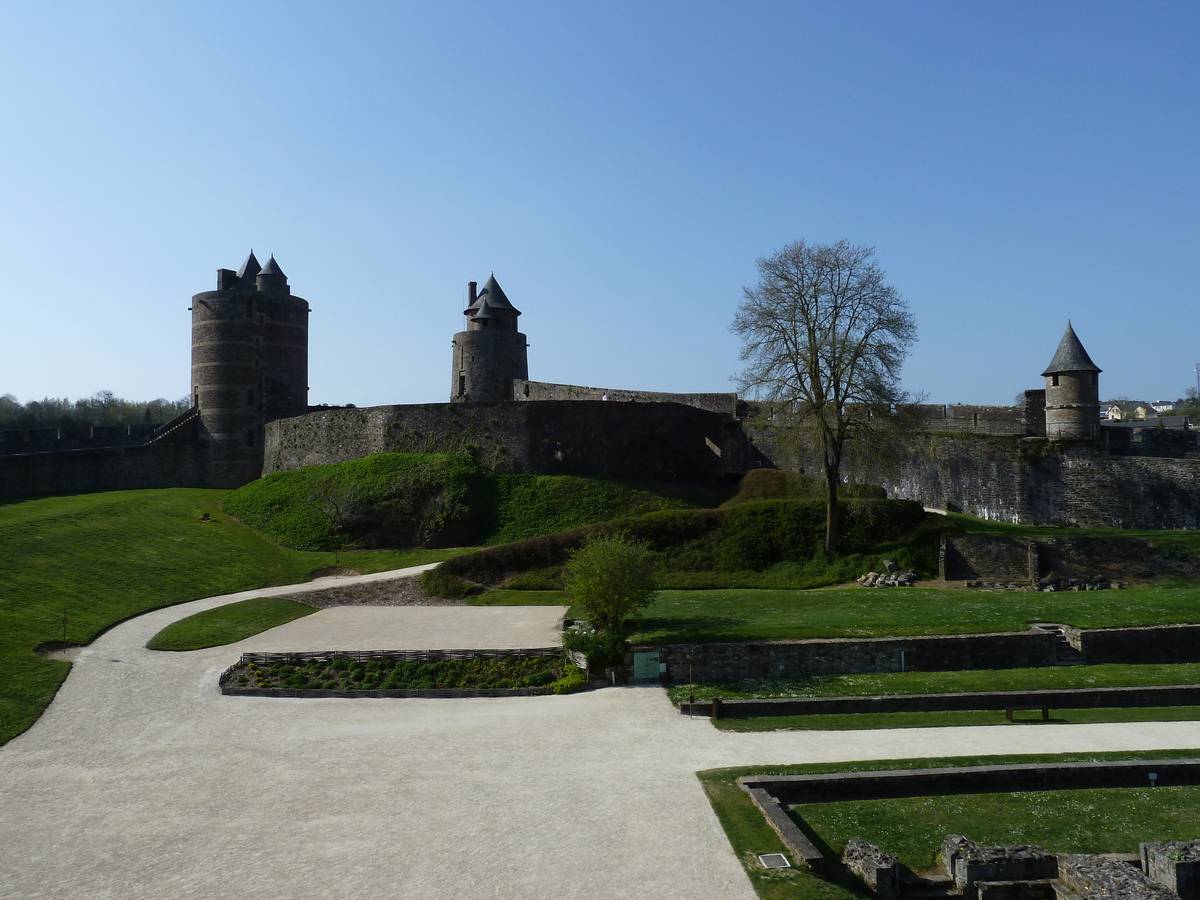 照片 法国(France) 富热尔(Fougeres) 2010-04 51
