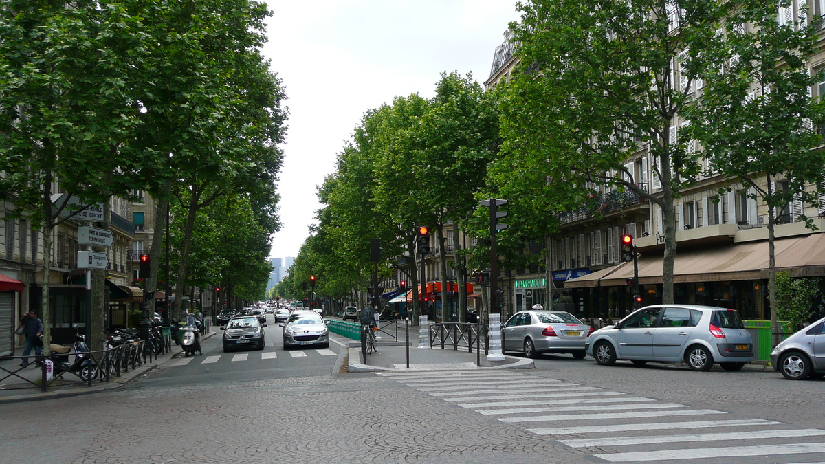 照片 法国(France) 巴黎(Paris) 第十七区(17th Arrondissement) 佩雷尔广场(Place Pereire) 2007-05 37