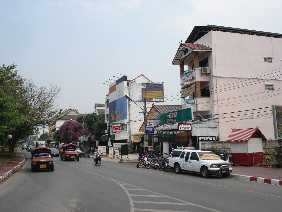 照片 泰国(Thailand) 清迈(Chiang Mai) 护城河内(Inside Canal) 阿拉路（护城河）(Arrak Road(Canal)) 2006-04 12