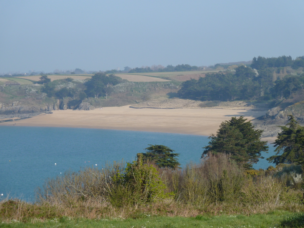 照片 法国(France) 圣库隆(St Coulomb) 2010-04 26