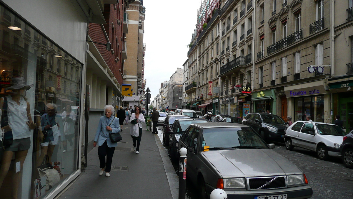 照片 法国(France) 巴黎(Paris) 第十七区(17th Arrondissement) 莱维街(Rue Levis) 2007-05 35