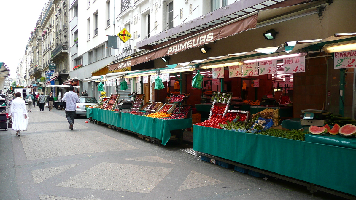 照片 法国(France) 巴黎(Paris) 第十七区(17th Arrondissement) 莱维街(Rue Levis) 2007-05 14