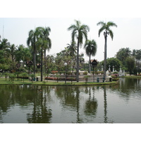 照片 泰国(Thailand) 清迈(Chiang Mai) 护城河内(Inside Canal) 布阿哈公园(Buak Had Park) 2006-04 12