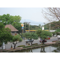 照片 泰国(Thailand) 清迈(Chiang Mai) 护城河内(Inside Canal) 阿拉路（护城河）(Arrak Road(Canal)) 2006-04 19