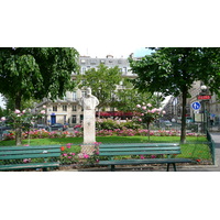 照片 法国(France) 巴黎(Paris) 第十七区(17th Arrondissement) 佩雷尔广场(Place Pereire) 2007-05 43