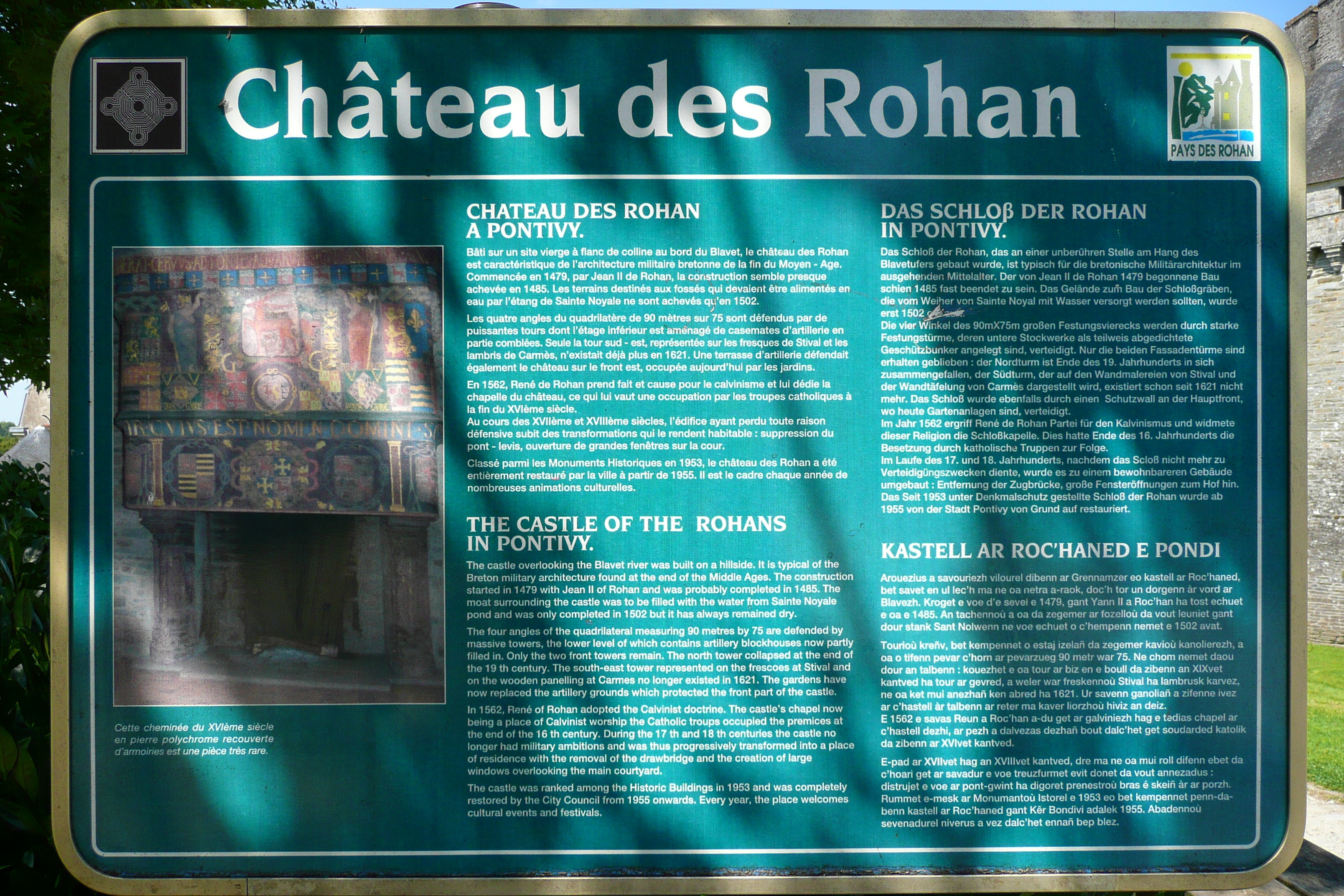 Photo France Pontivy Chateau des Rohan 2007-08 12