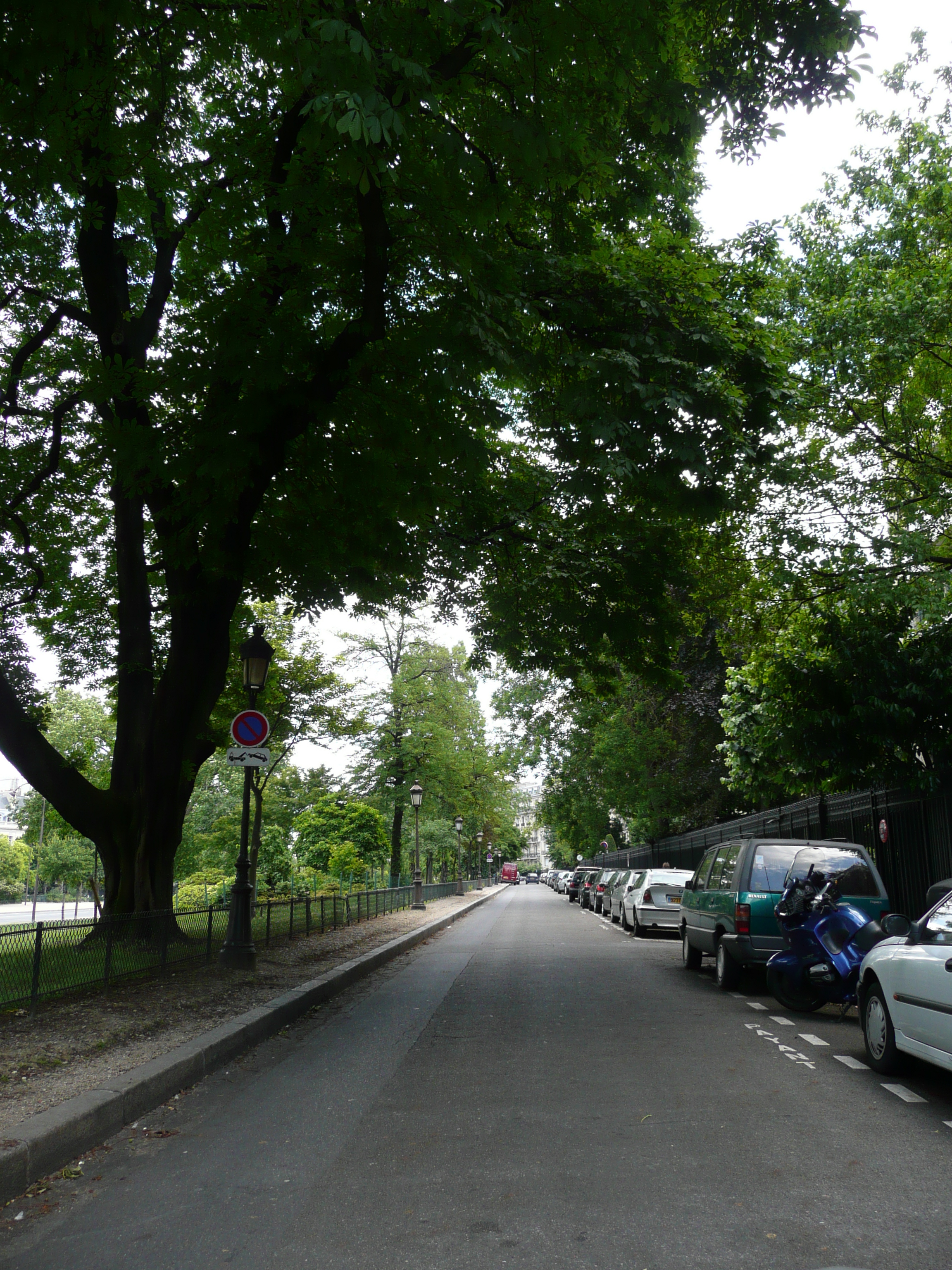 Photo France Paris Avenue Foch 2007-06 212