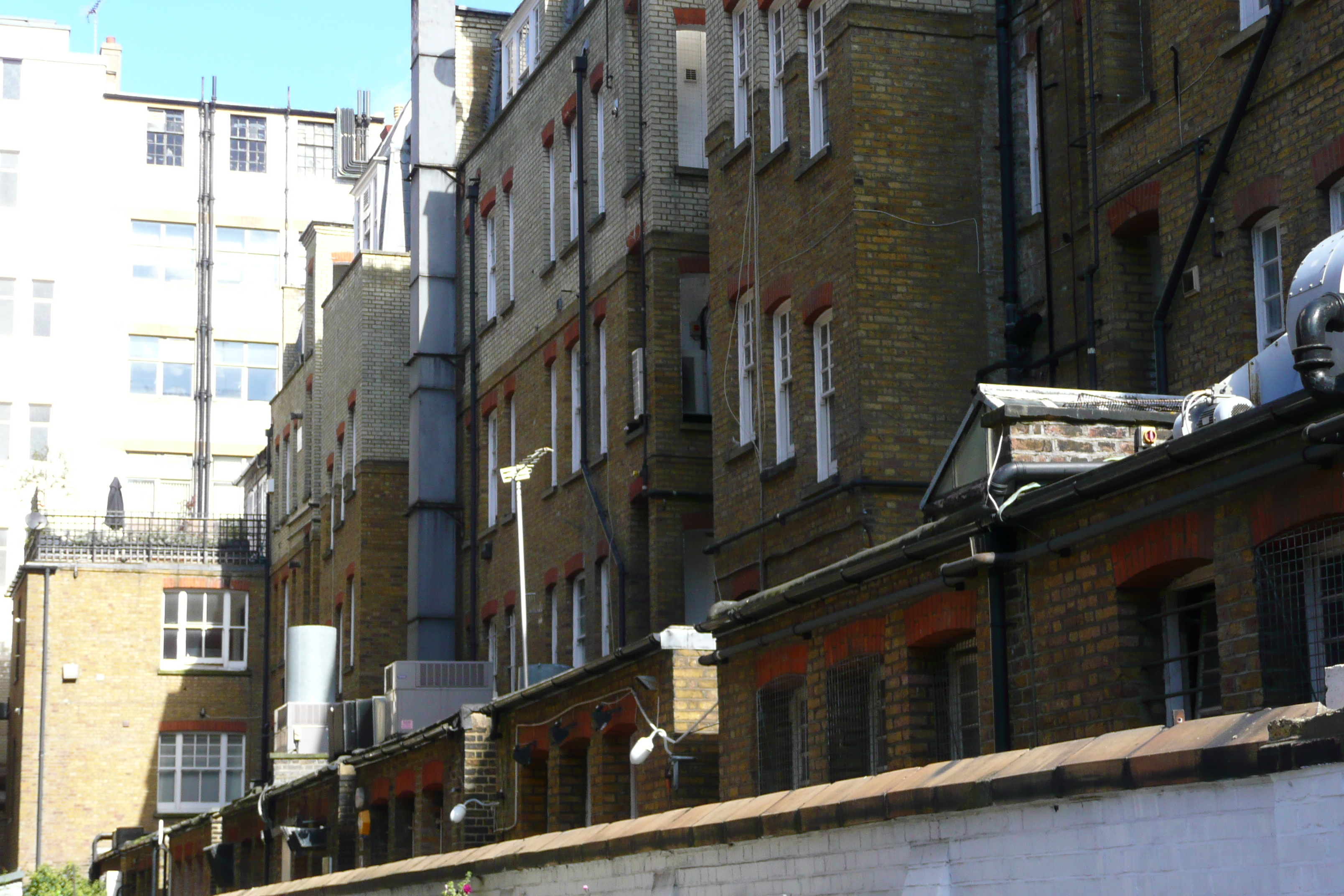 Photo Royaume-Uni Londres Brown Hart Gardens 2007-09 8