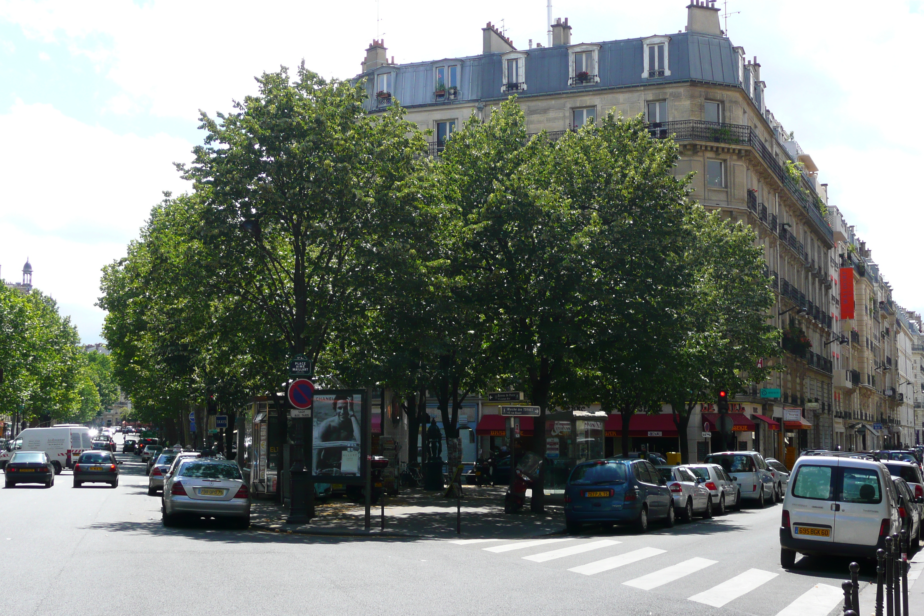 Photo France Paris Avenue Niel 2007-06 38