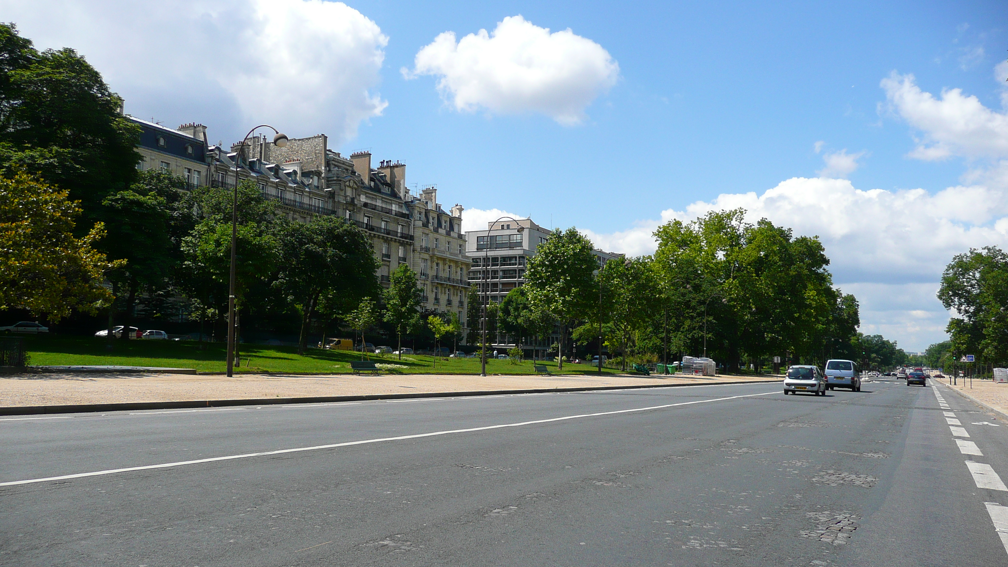 Photo France Paris Avenue Foch 2007-06 11