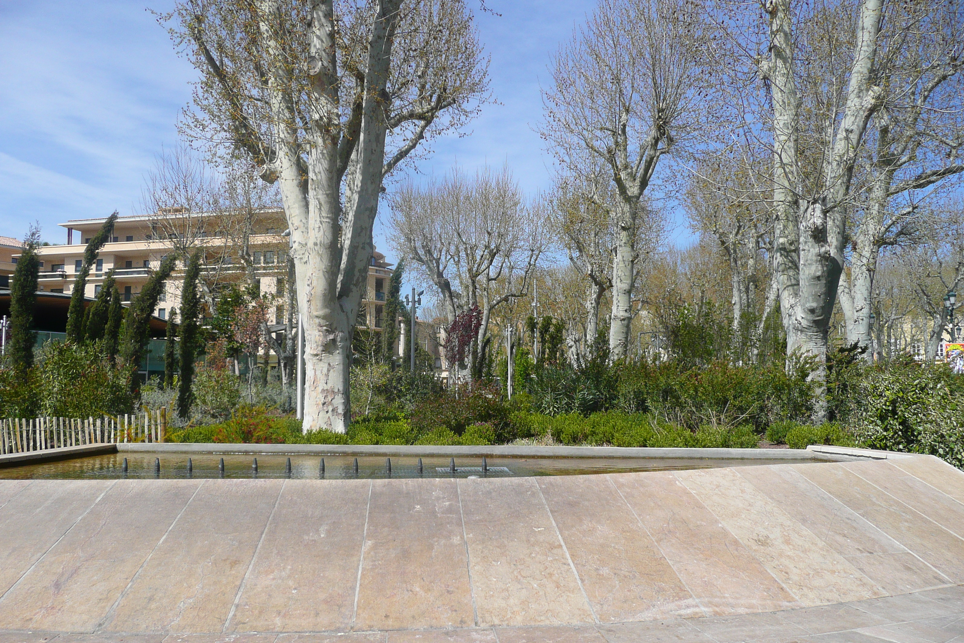 Photo France Aix en Provence Place du Général de Gaulle 2008-04 23
