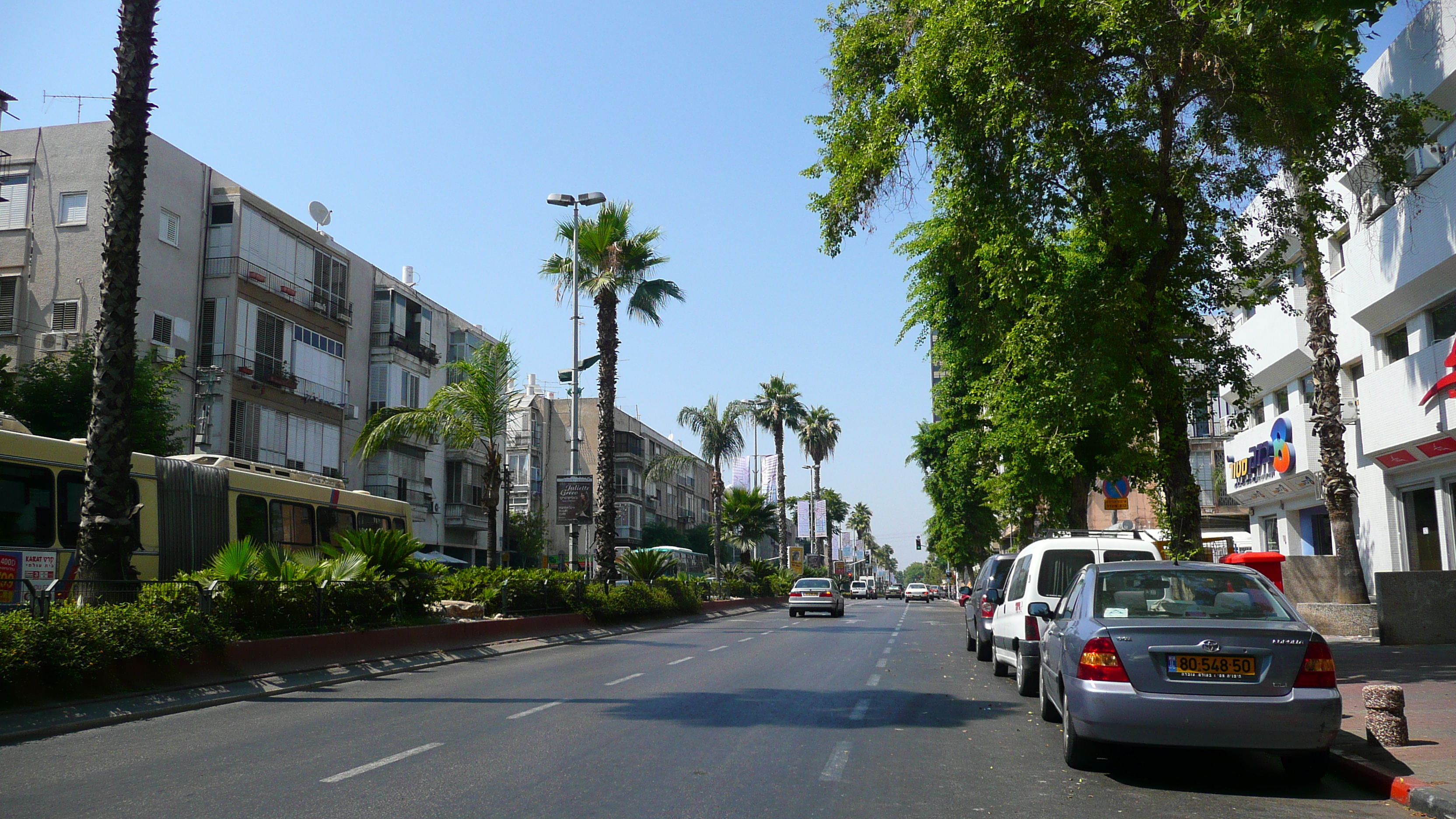 Photo Israel Tel Aviv Rue Ibn Gvirol 2007-06 32