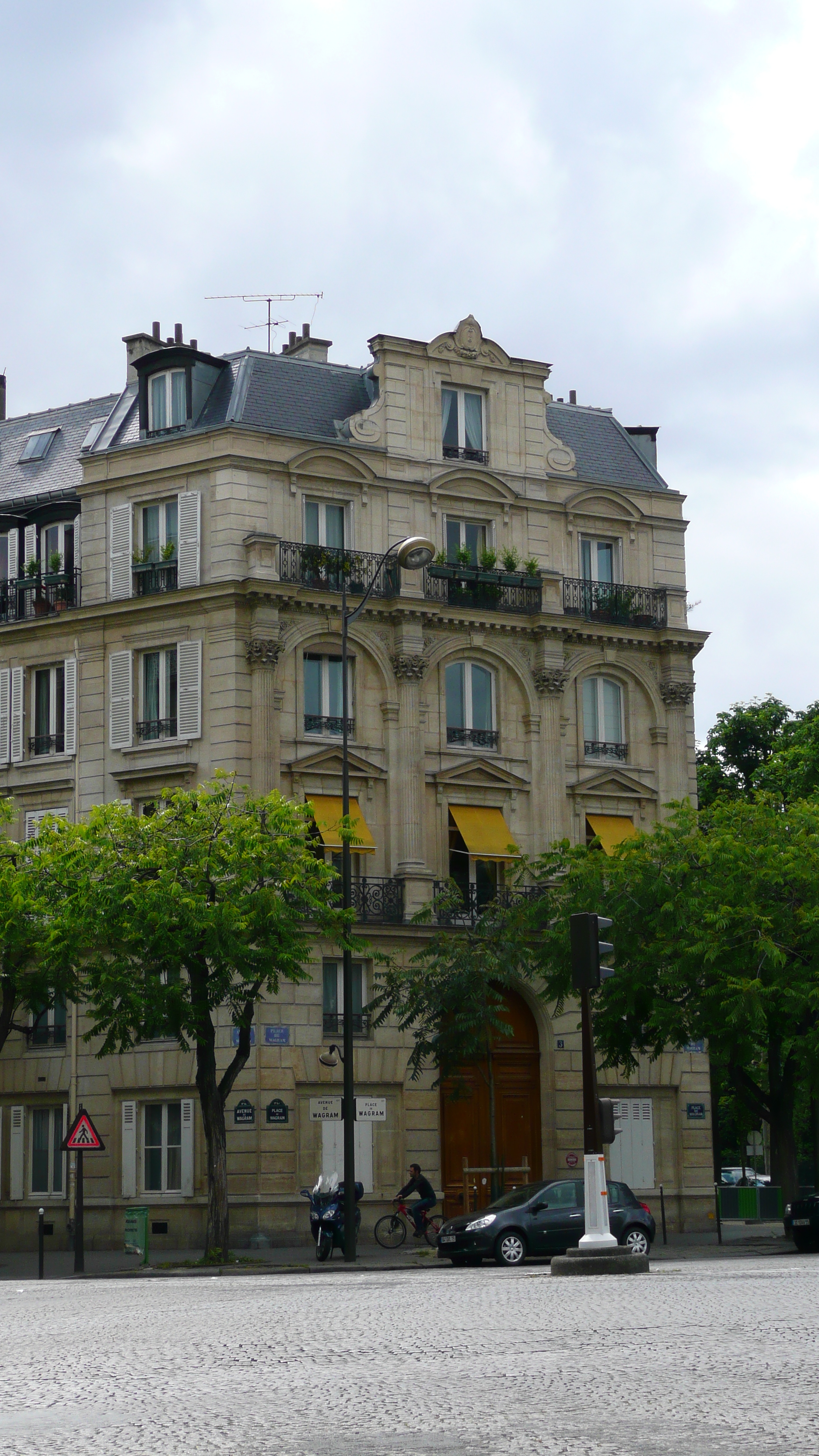 Photo France Paris 17eme Arrondissement Place Wagram 2007-05 12