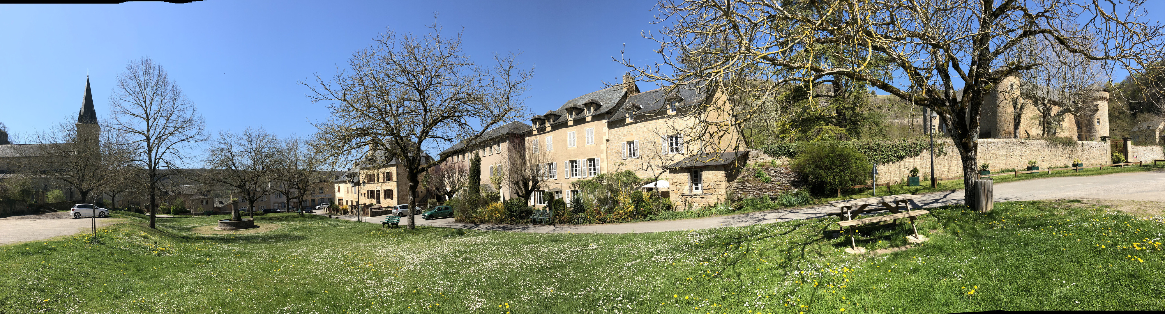 Photo France Salles la Source 2018-04 44
