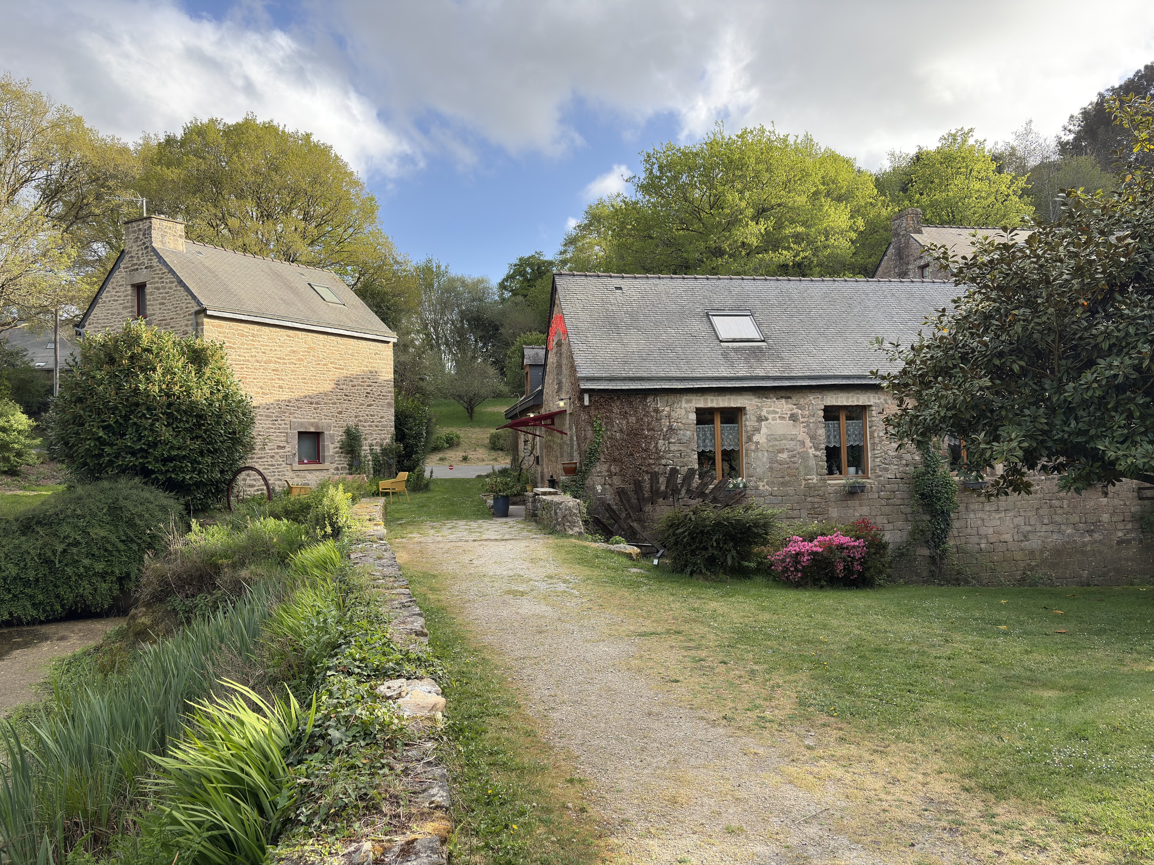 Photo France Local Mendon 2026-04 0