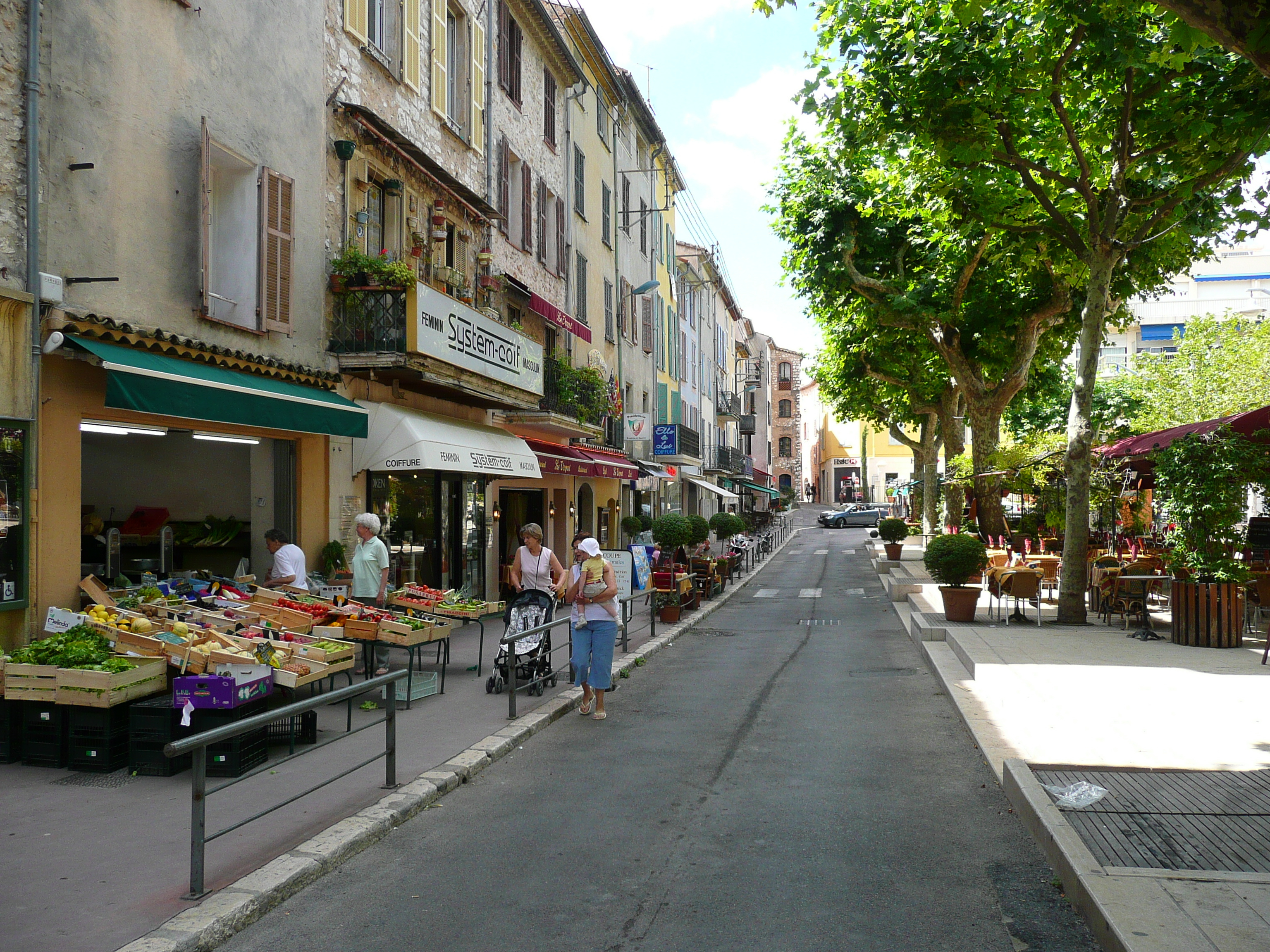 Photo France Vence Place du Grand Jardin 2007-07 36
