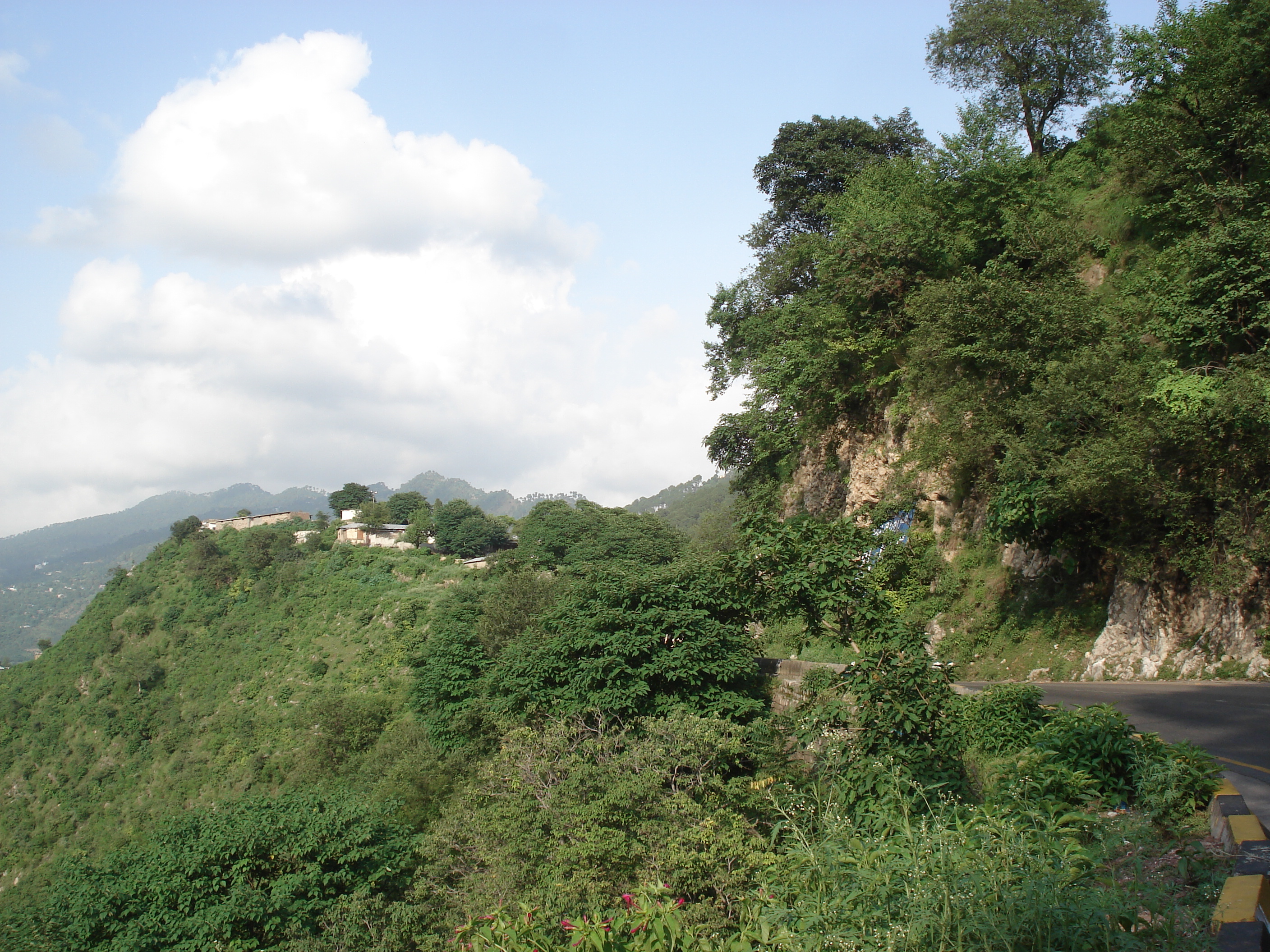 Photo Pakistan Route de Islamabad à Murree 2006-08 132