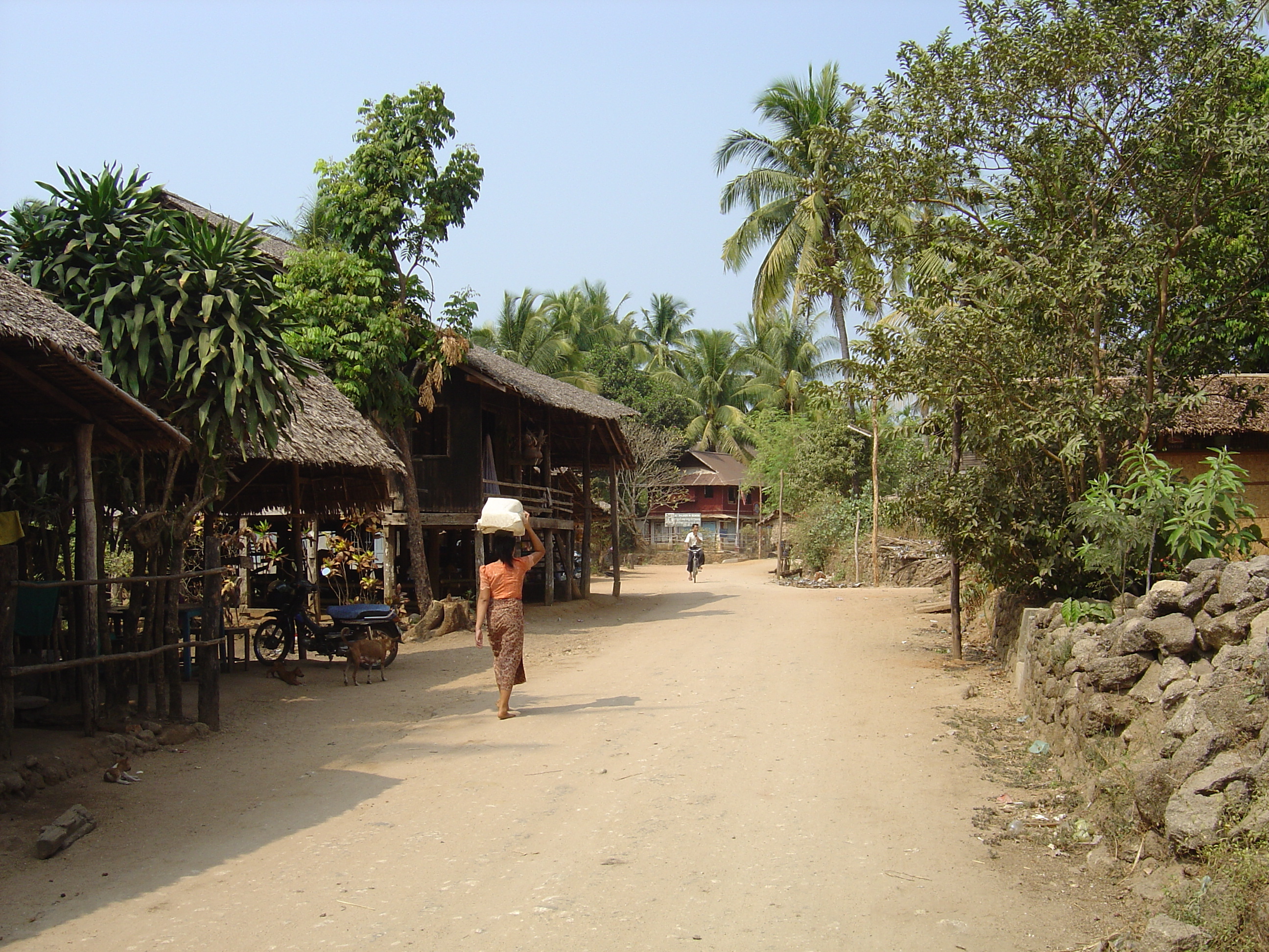Photo Birmanie (Myanmar) Nord de Maungmagan 2005-01 61