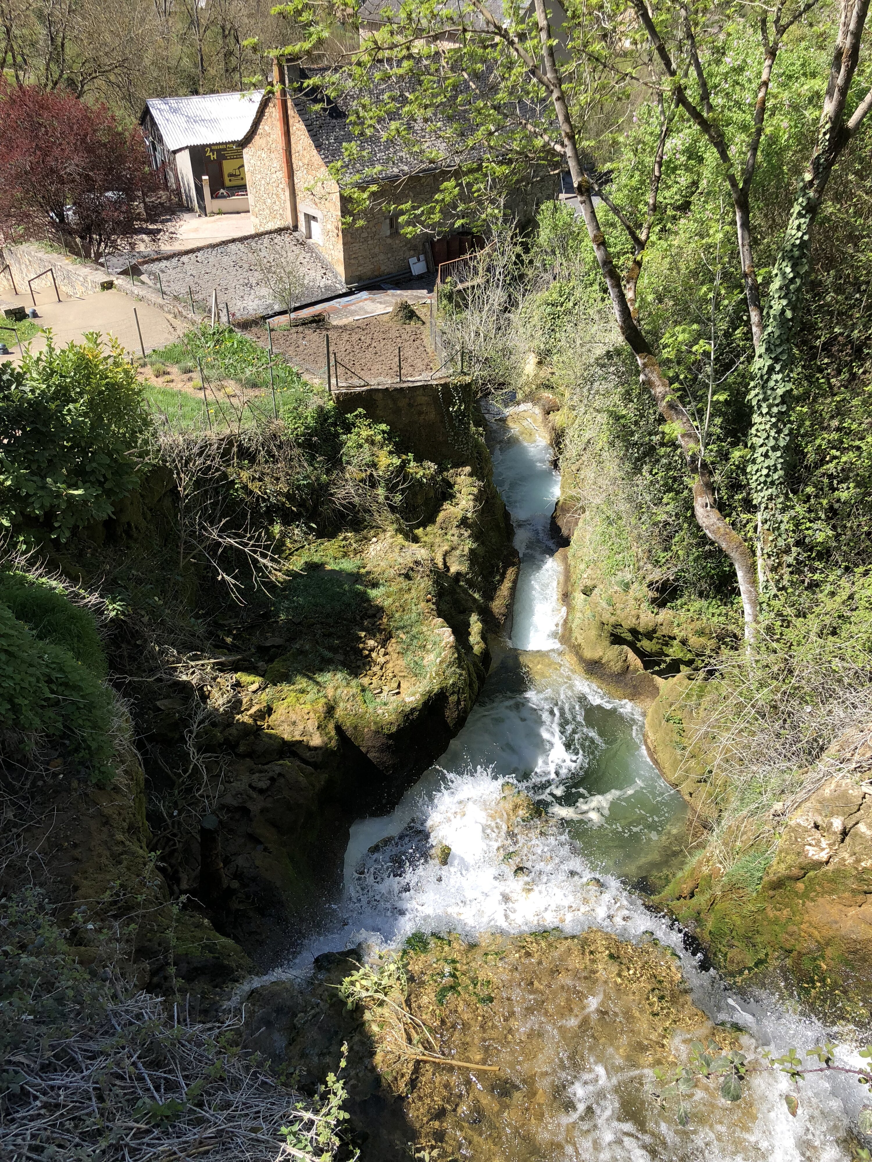 Photo France Salles la Source 2018-04 57