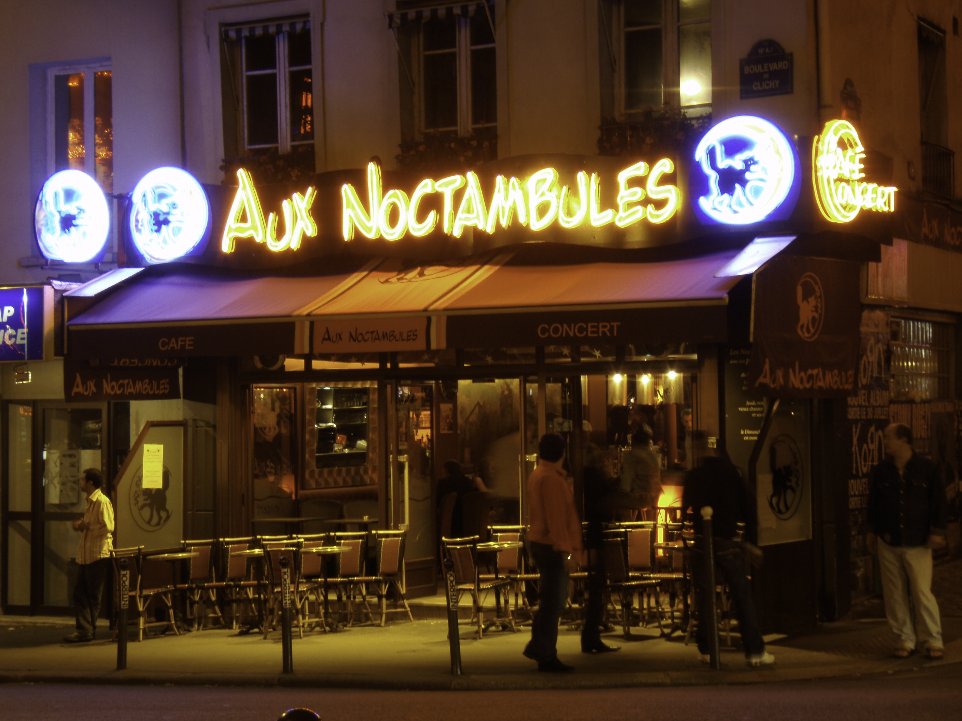 Photo France Paris Pigalle de nuit 2007-07 5