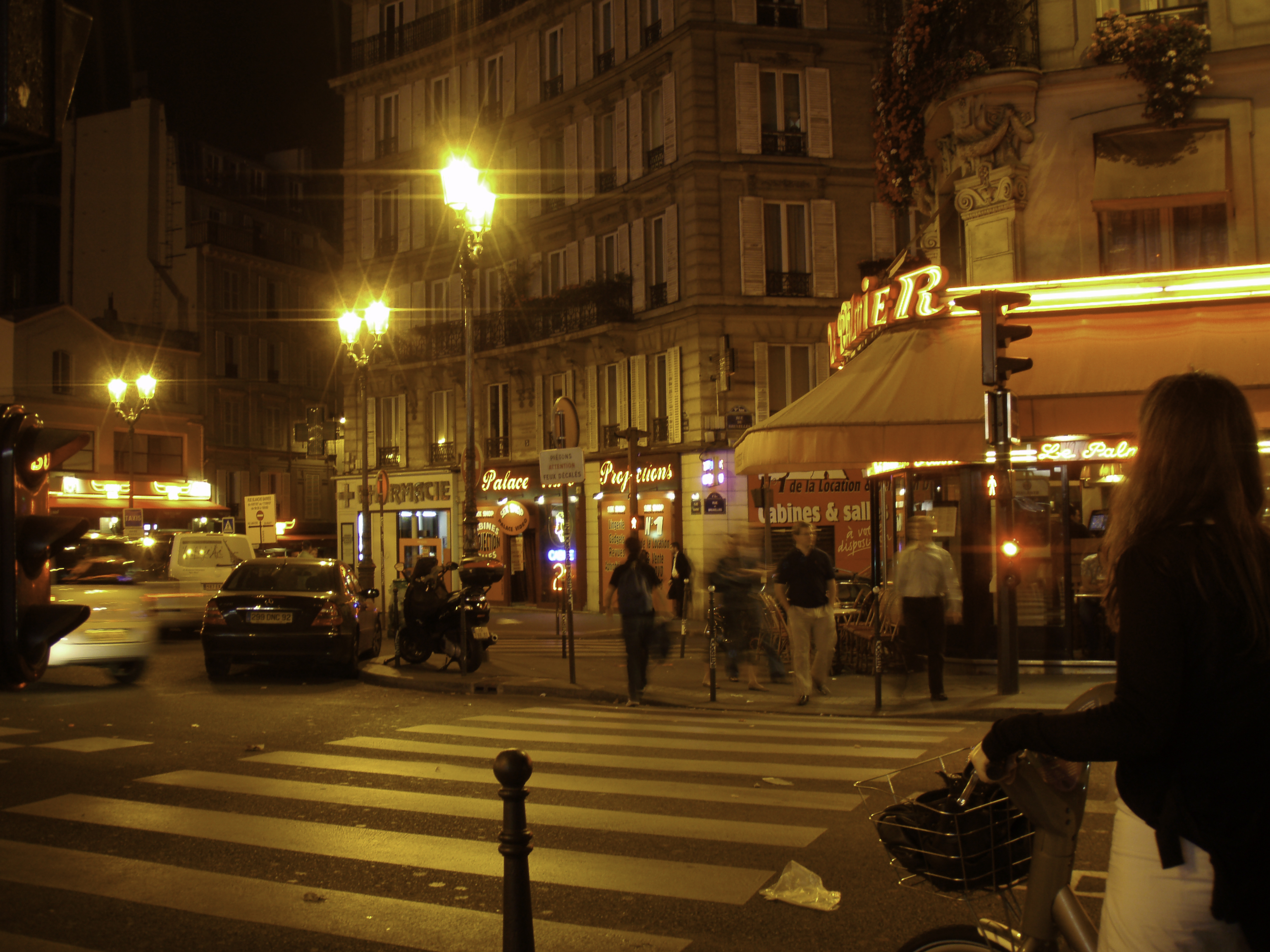 Photo France Paris Pigalle de nuit 2007-07 22