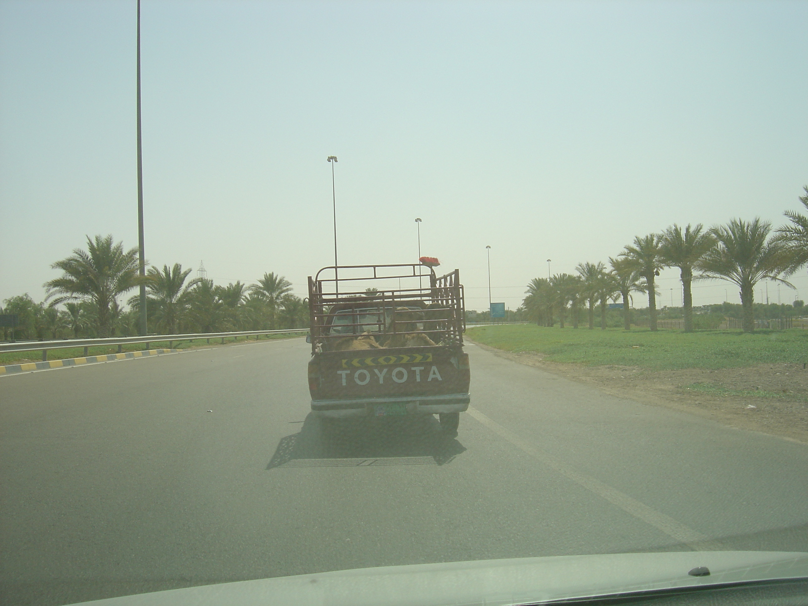 Photo Émirats arabes unis Route de Al Ain à Abu Dhabi 2005-09 3