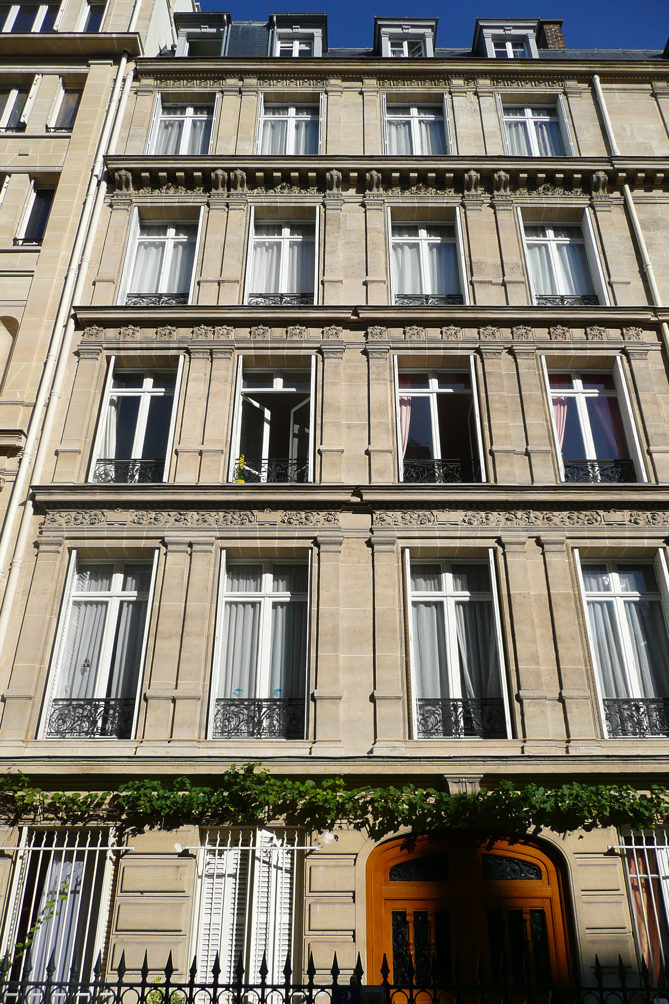 Photo France Paris 8eme Arrondissement Rue Rembrandt 2007-09 5
