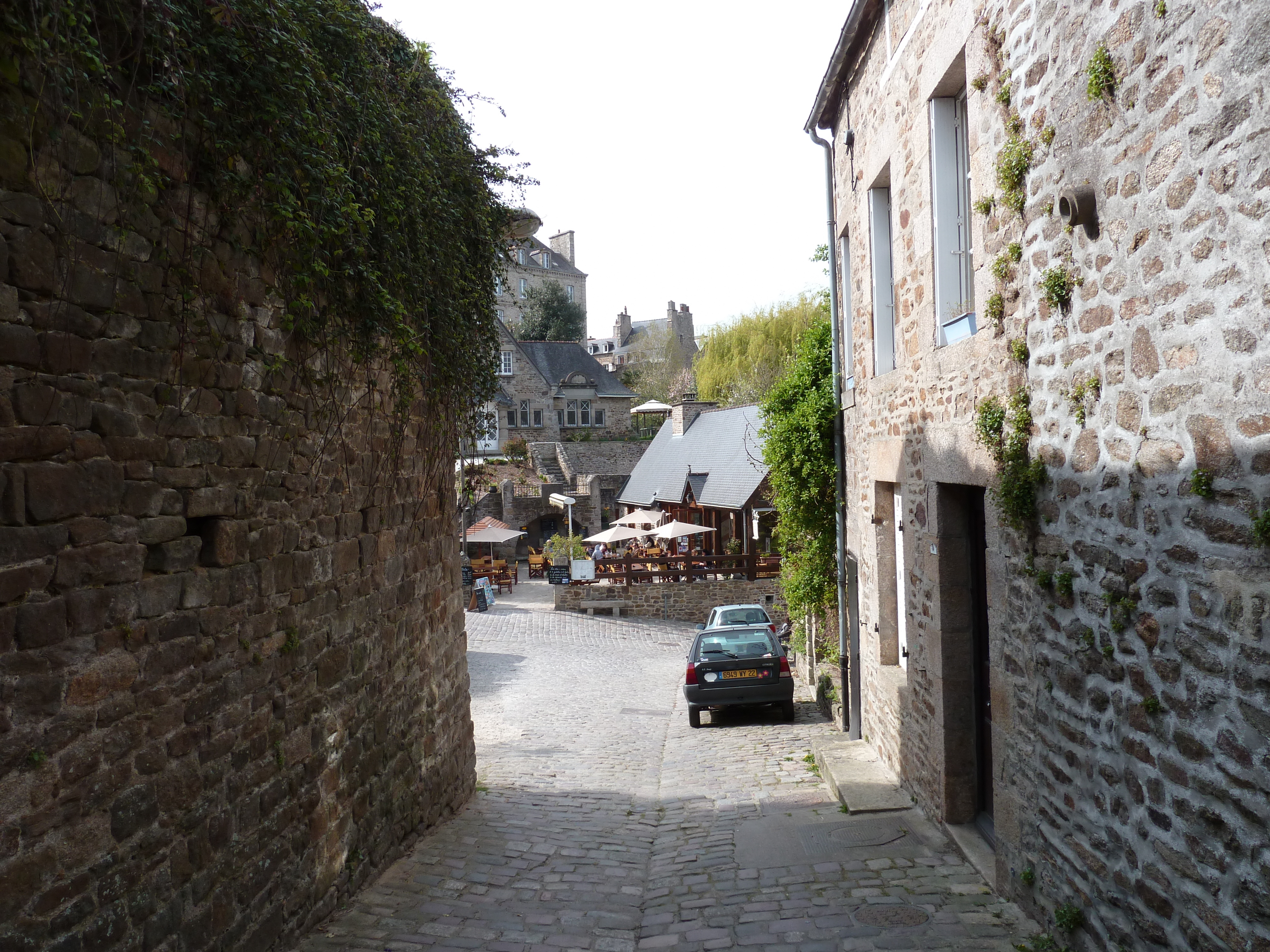 Photo France Dinan Les remparts de Dinan 2010-04 25