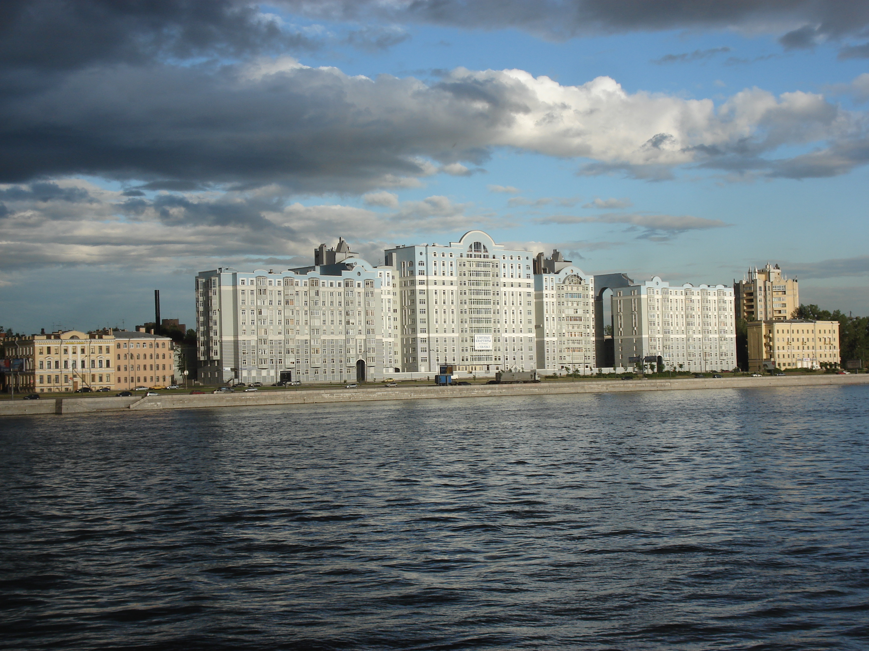 Photo Russie Saint-Pétersbourg La Neva 2006-07 17