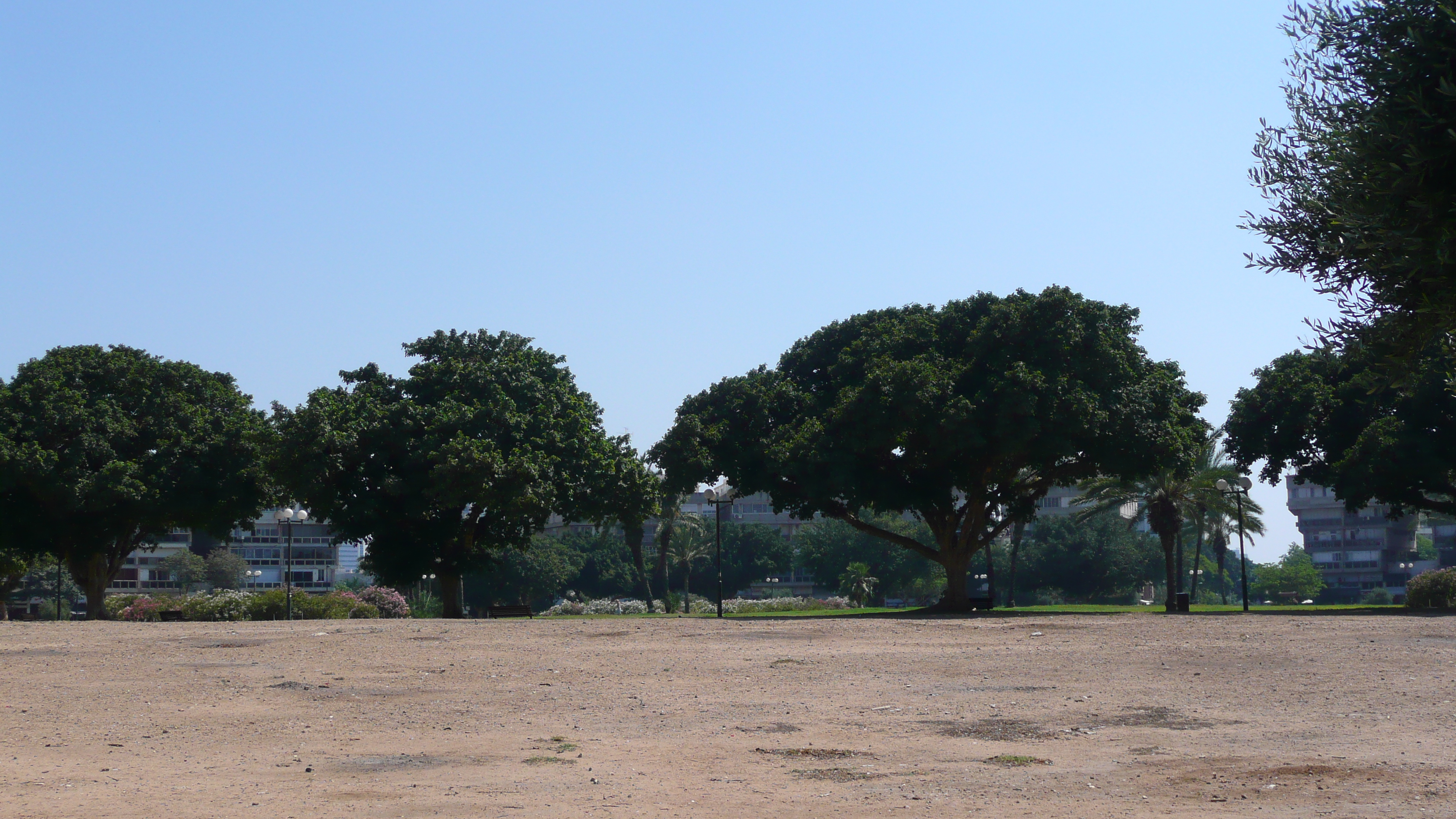 Photo Israel Tel Aviv Kikar Hamedina 2007-06 29