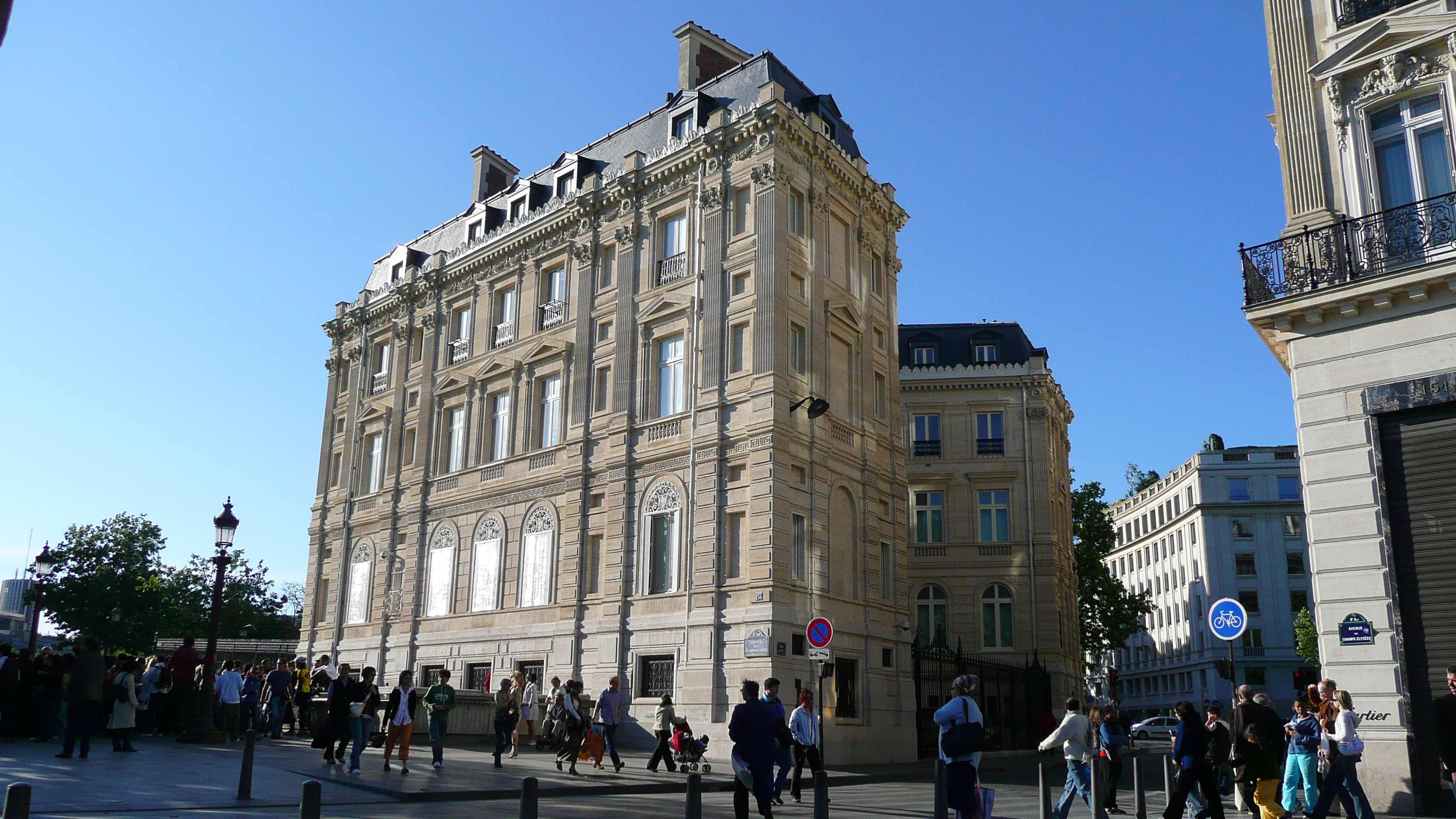 Photo France Paris Avenue des Champs Elysees 2007-04 40