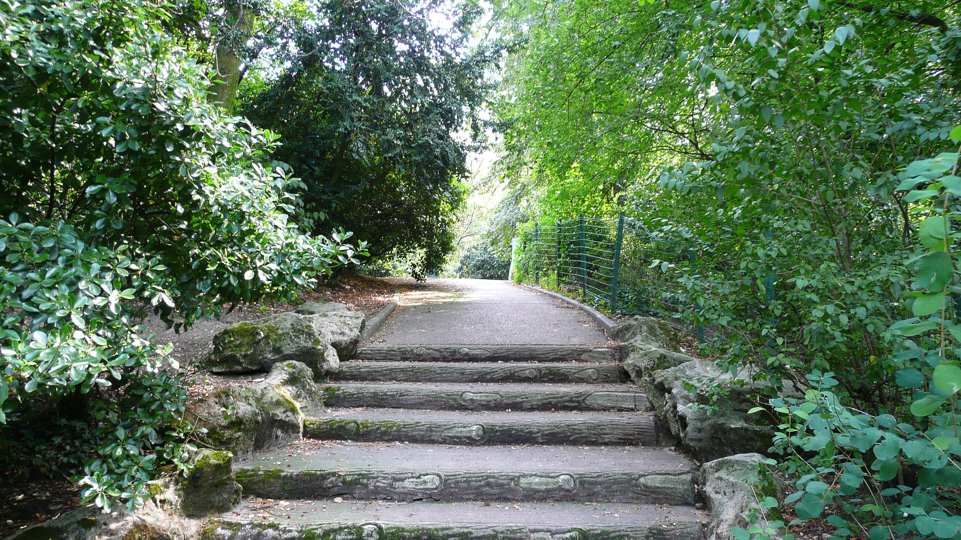 Photo France Paris Parc des Buttes-Chaumont 2007-08 29