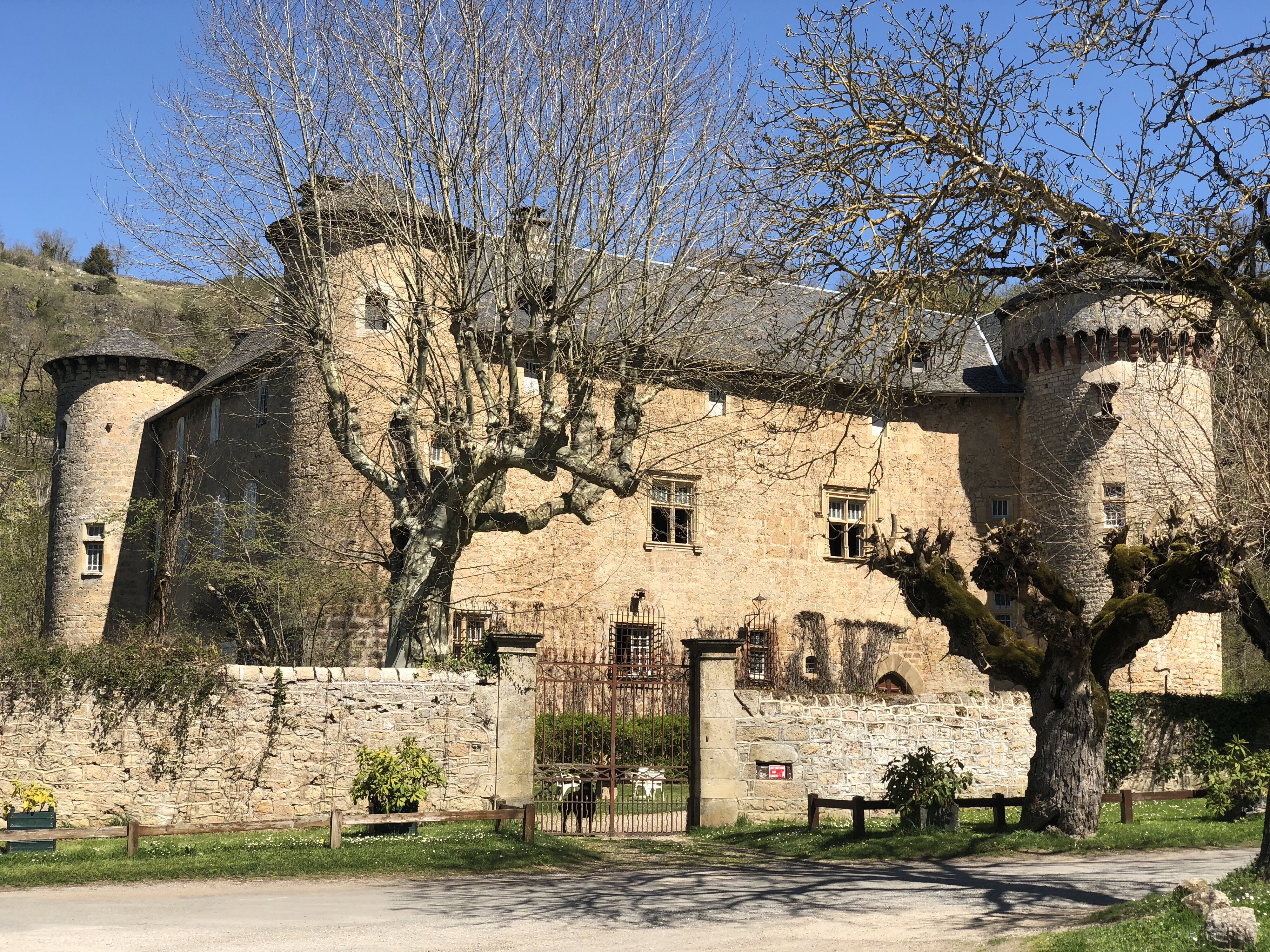 Photo France Salles la Source 2018-04 24