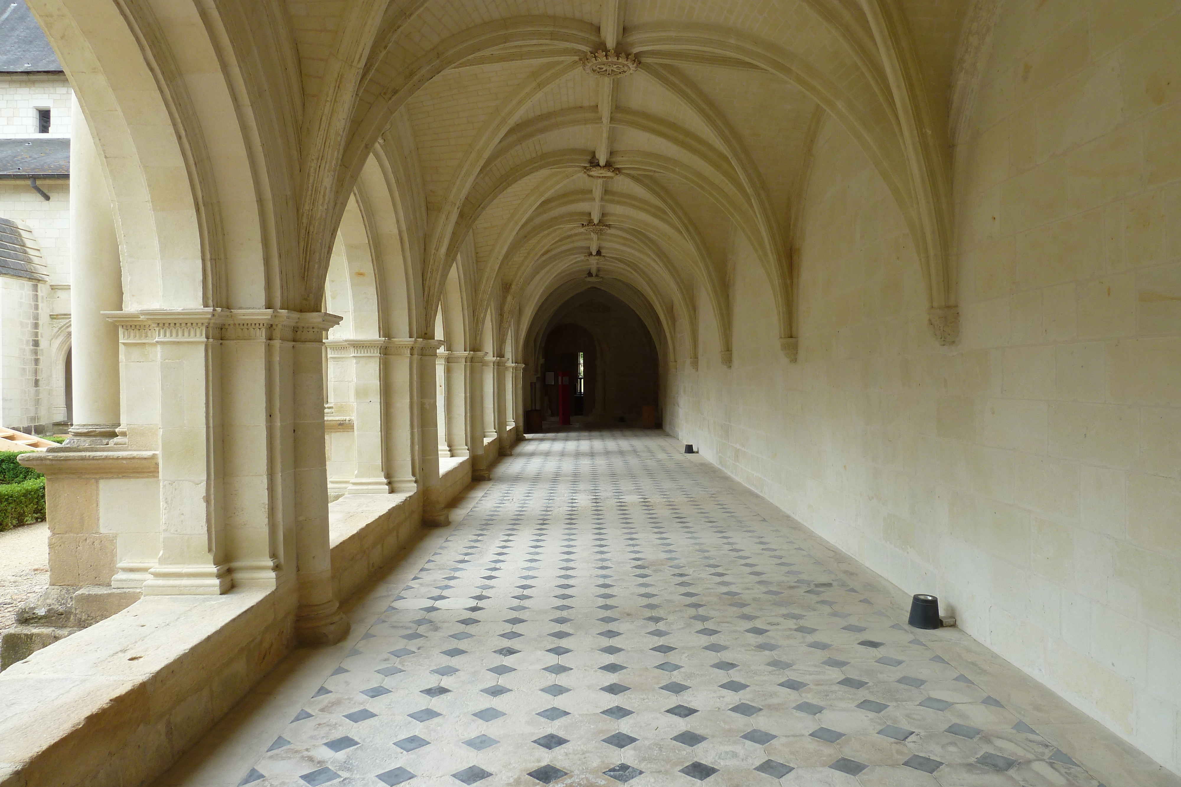 Photo France Fontevraud 2011-05 73