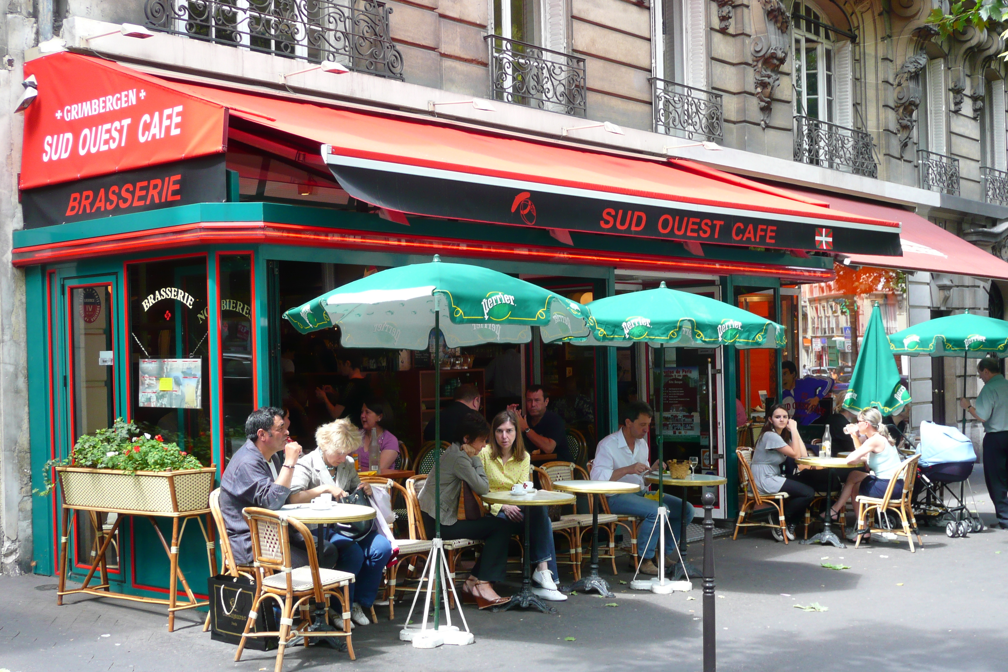 Photo France Paris Avenue Niel 2007-06 87