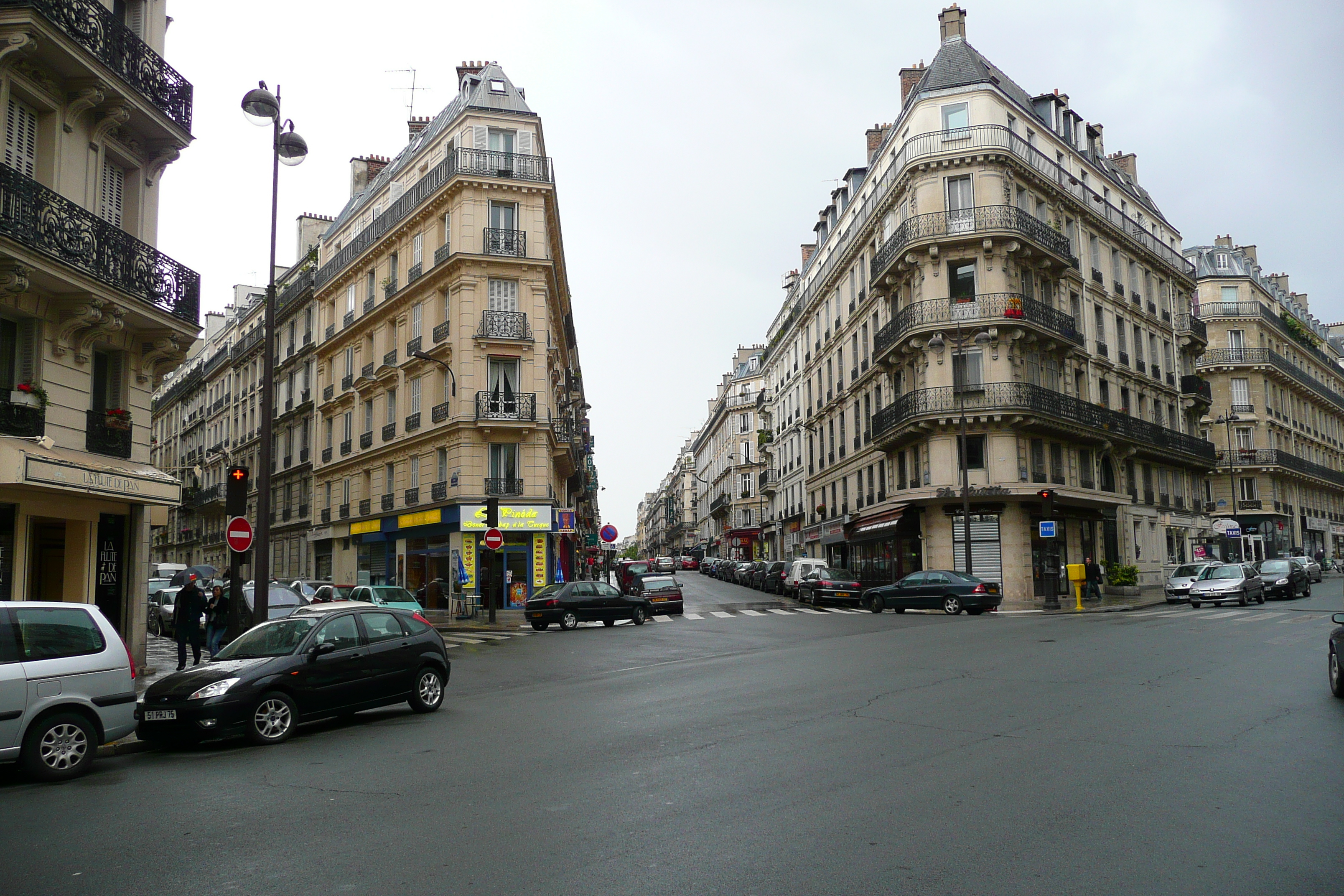 Photo France Paris Rue de Rome 2007-06 42