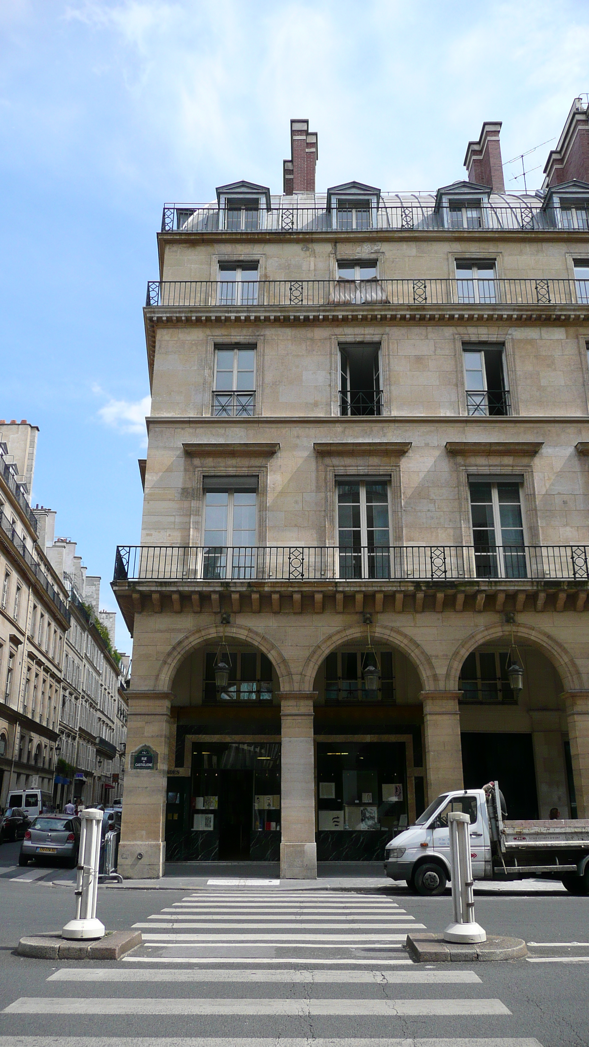 Photo France Paris Place Vendome 2007-07 37