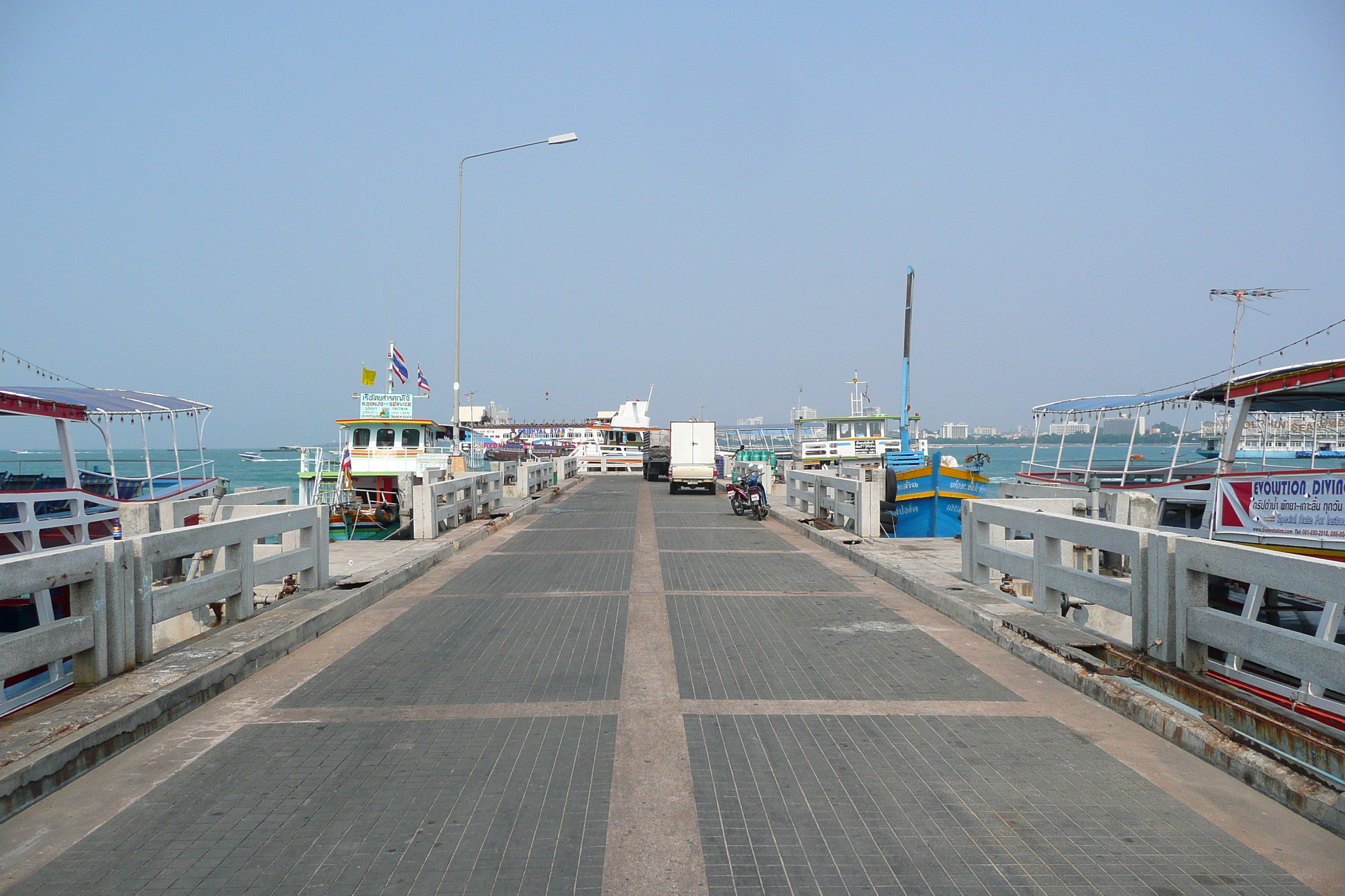 Photo Thaïlande Pattaya Port de Bali Hai 2008-01 14