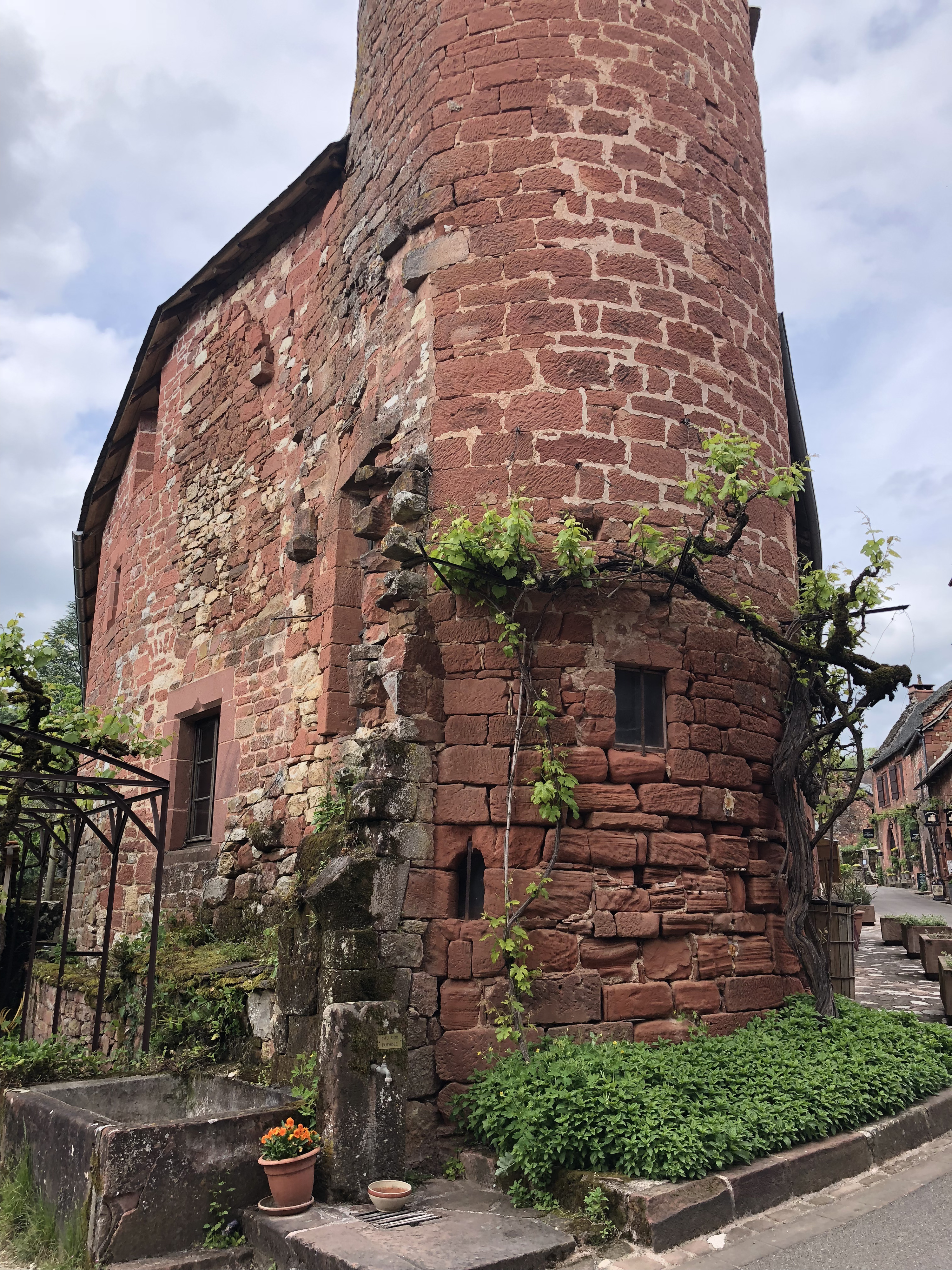 Photo France Collonges la Rouge 2018-04 56