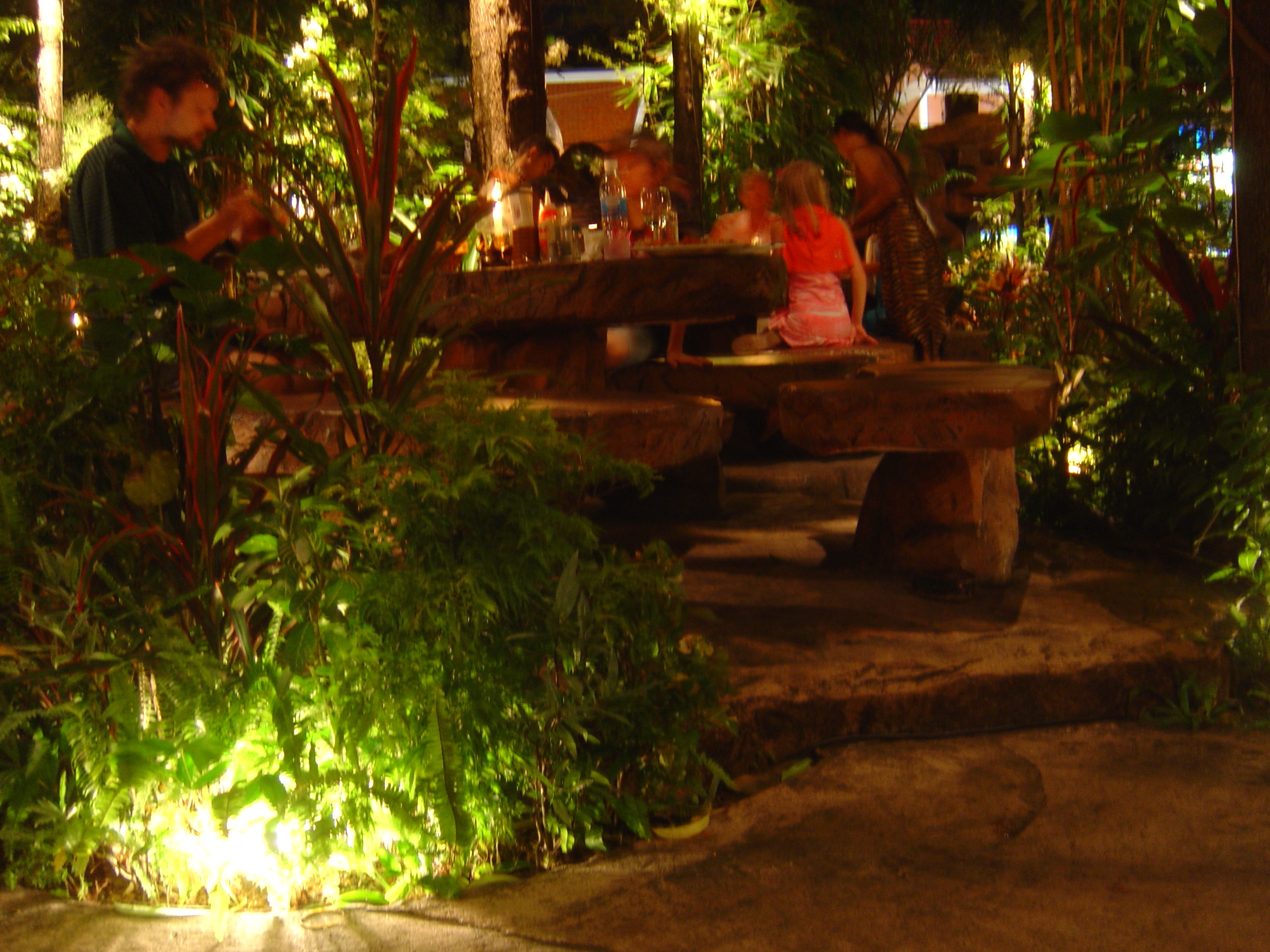 Photo Thaïlande Phuket Dino Bar 2005-12 0