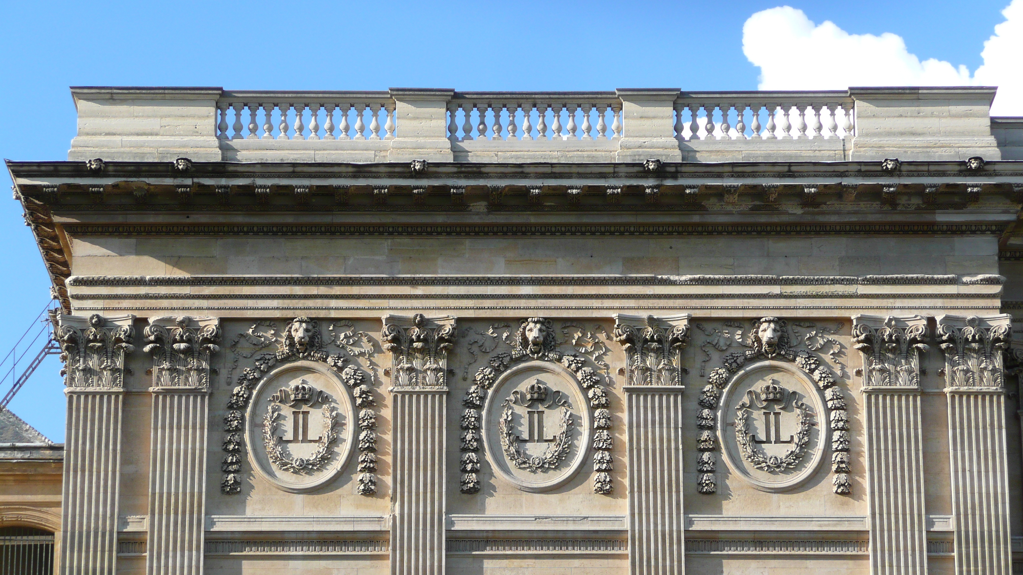 Photo France Paris Le Louvre Facade sur Seine du Louvre 2007-07 36