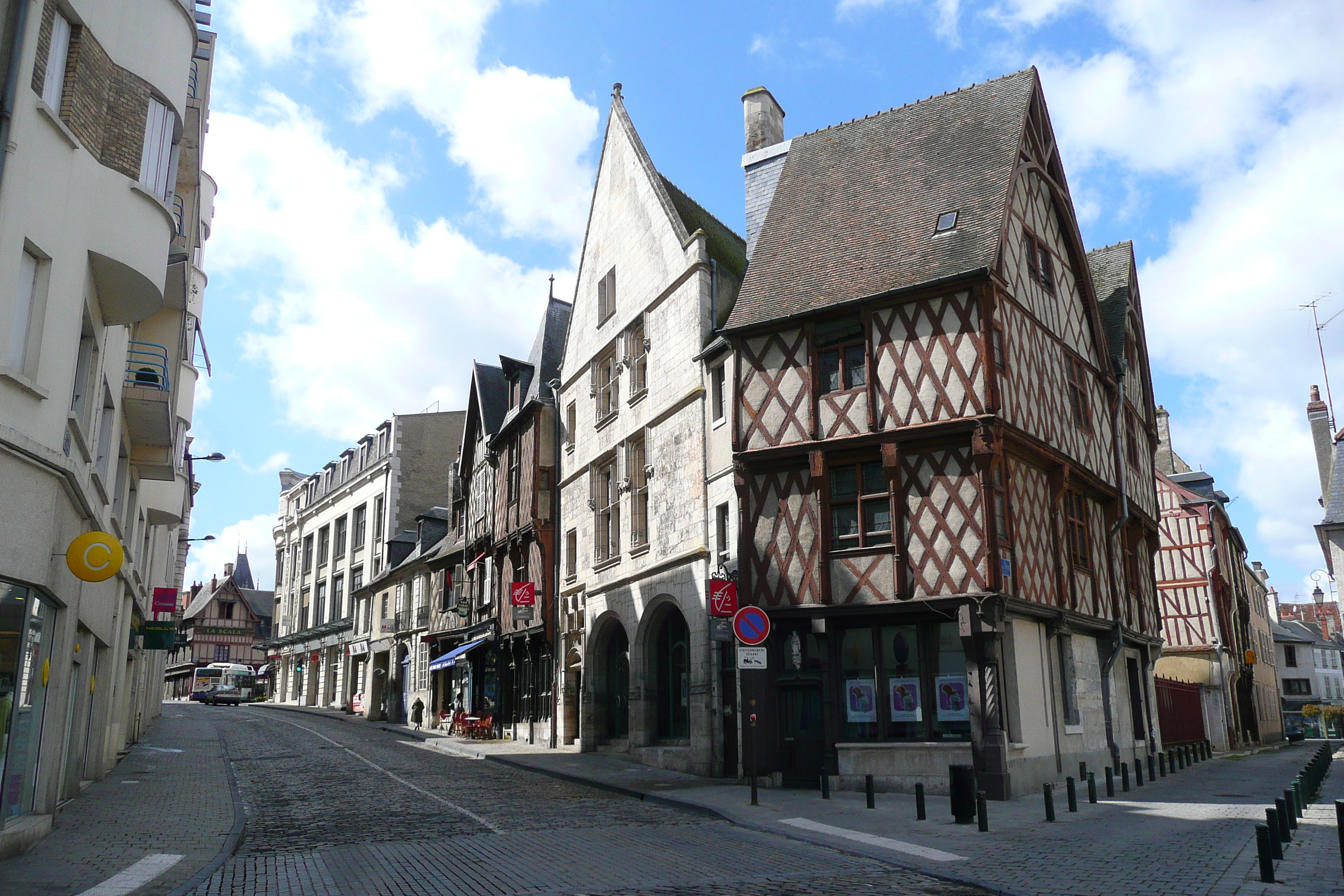 Photo France Bourges 2008-04 98