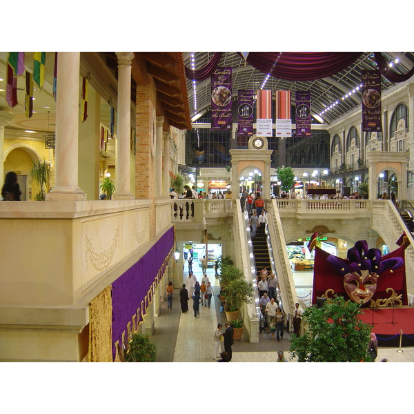 Photo Émirats arabes unis Dubai Mercato shopping mall 2005-11 6