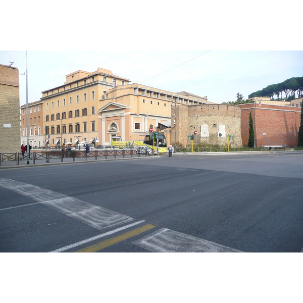 Photo Italie Rome rue Gregorio VII 2007-11 5