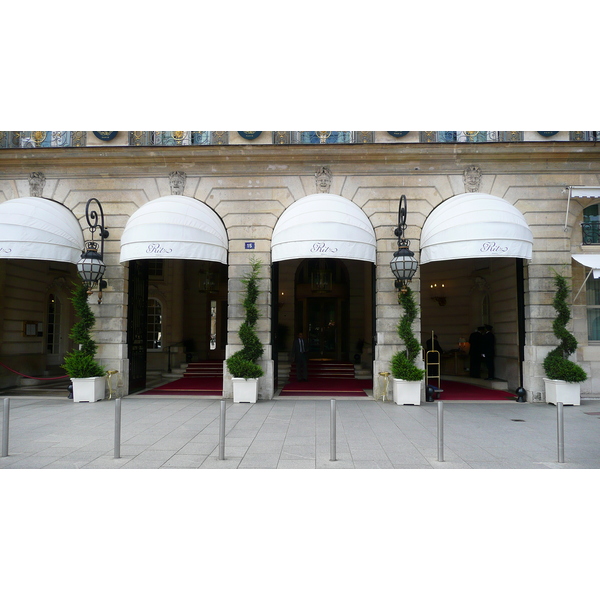 Photo France Paris Place Vendome 2007-07 42