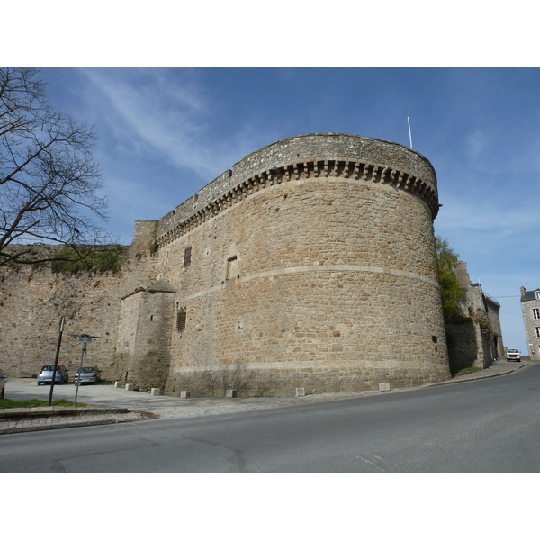 Photo France Dinan Les remparts de Dinan 2010-04 2